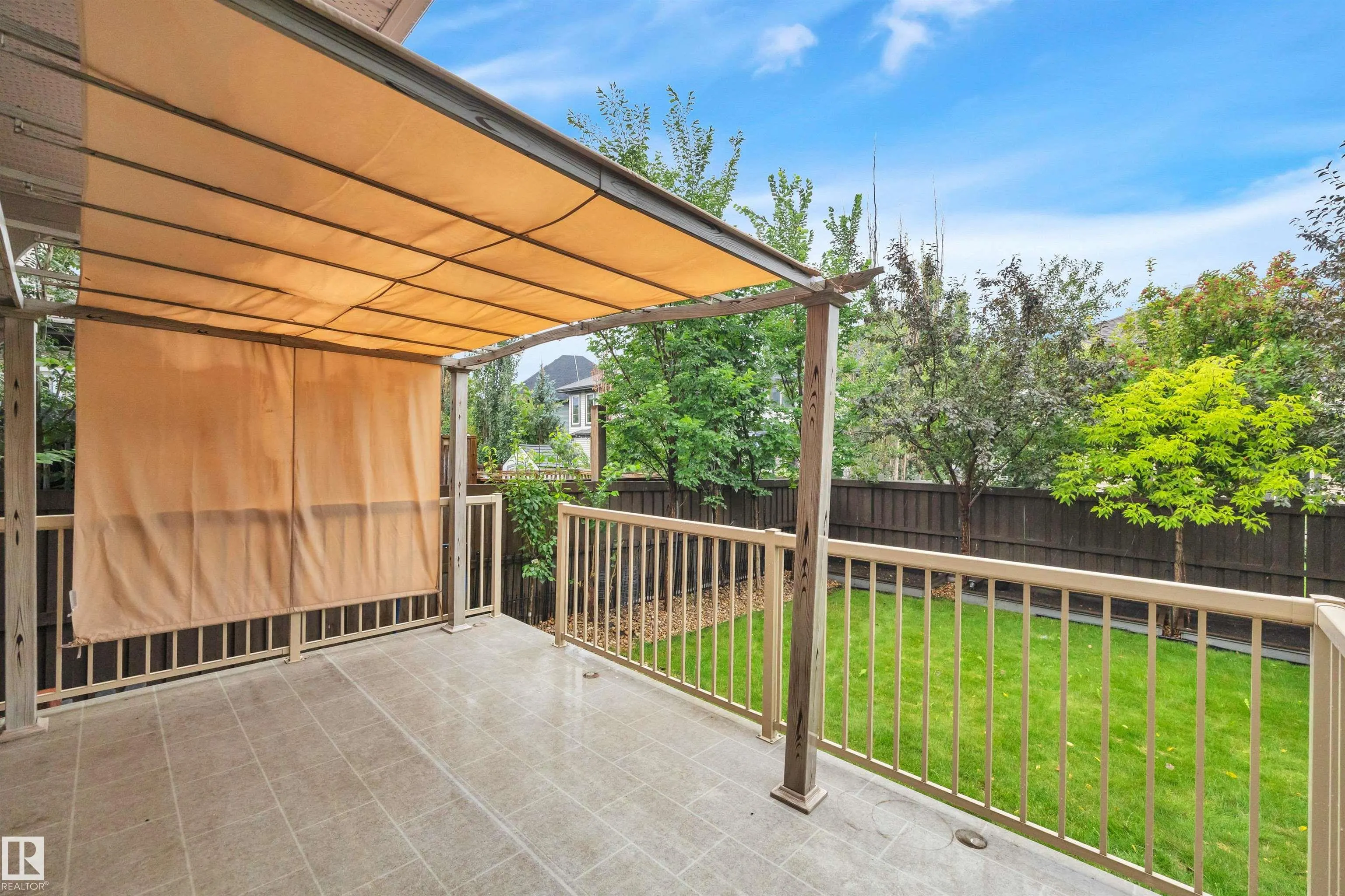 1024 ARMITAGE Crescent