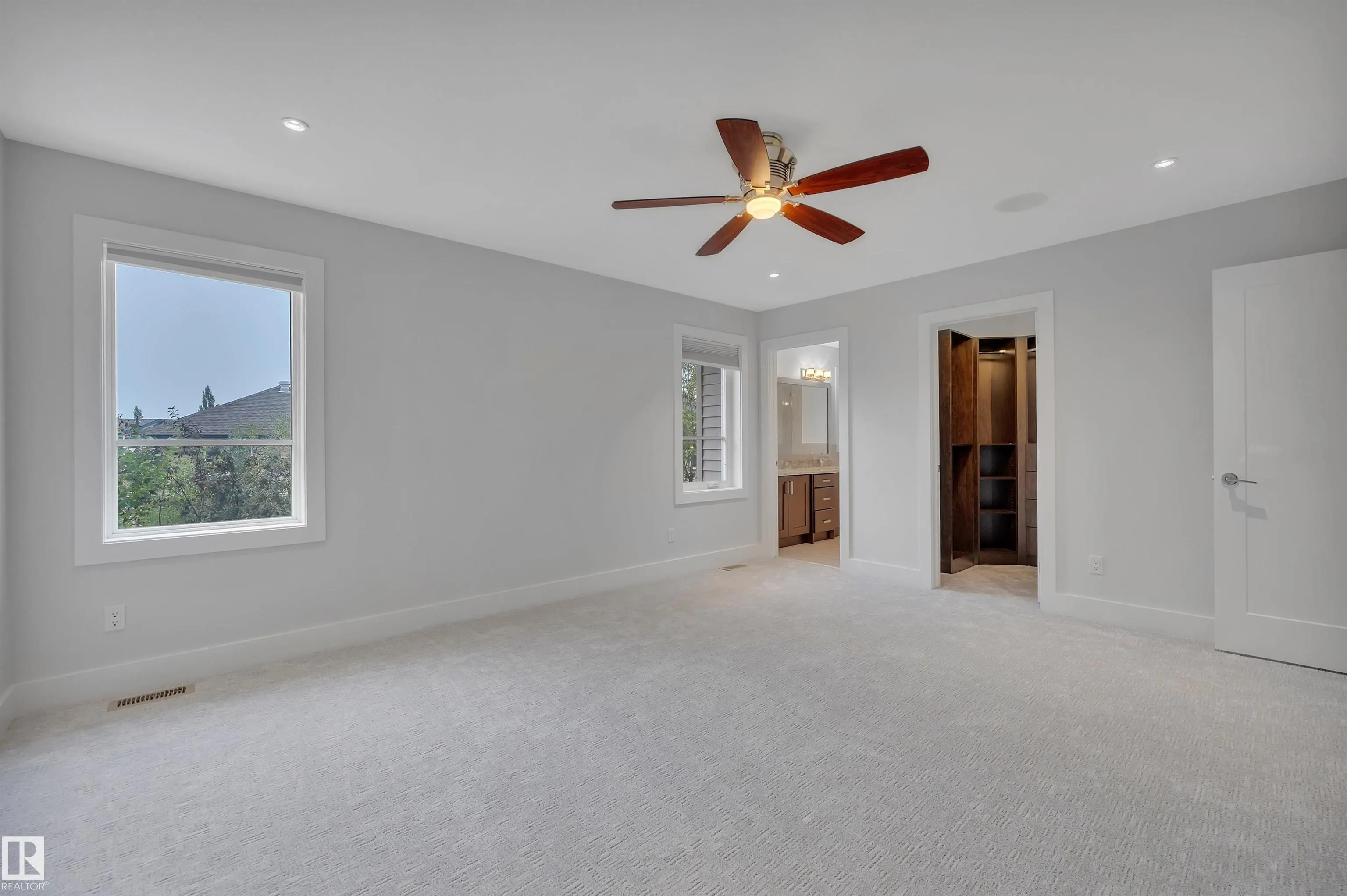 1024 ARMITAGE Crescent