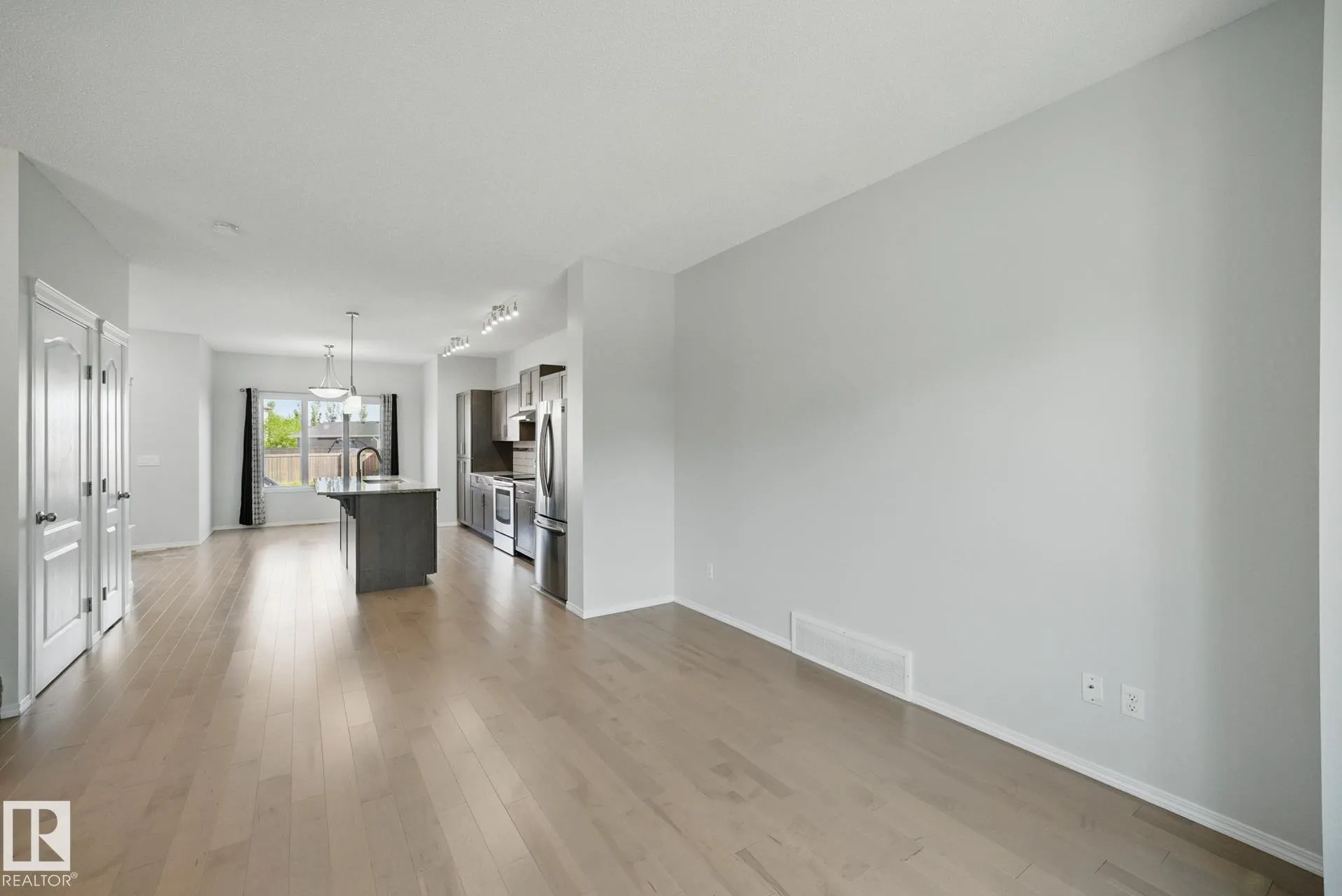 4082 ALEXANDER Way