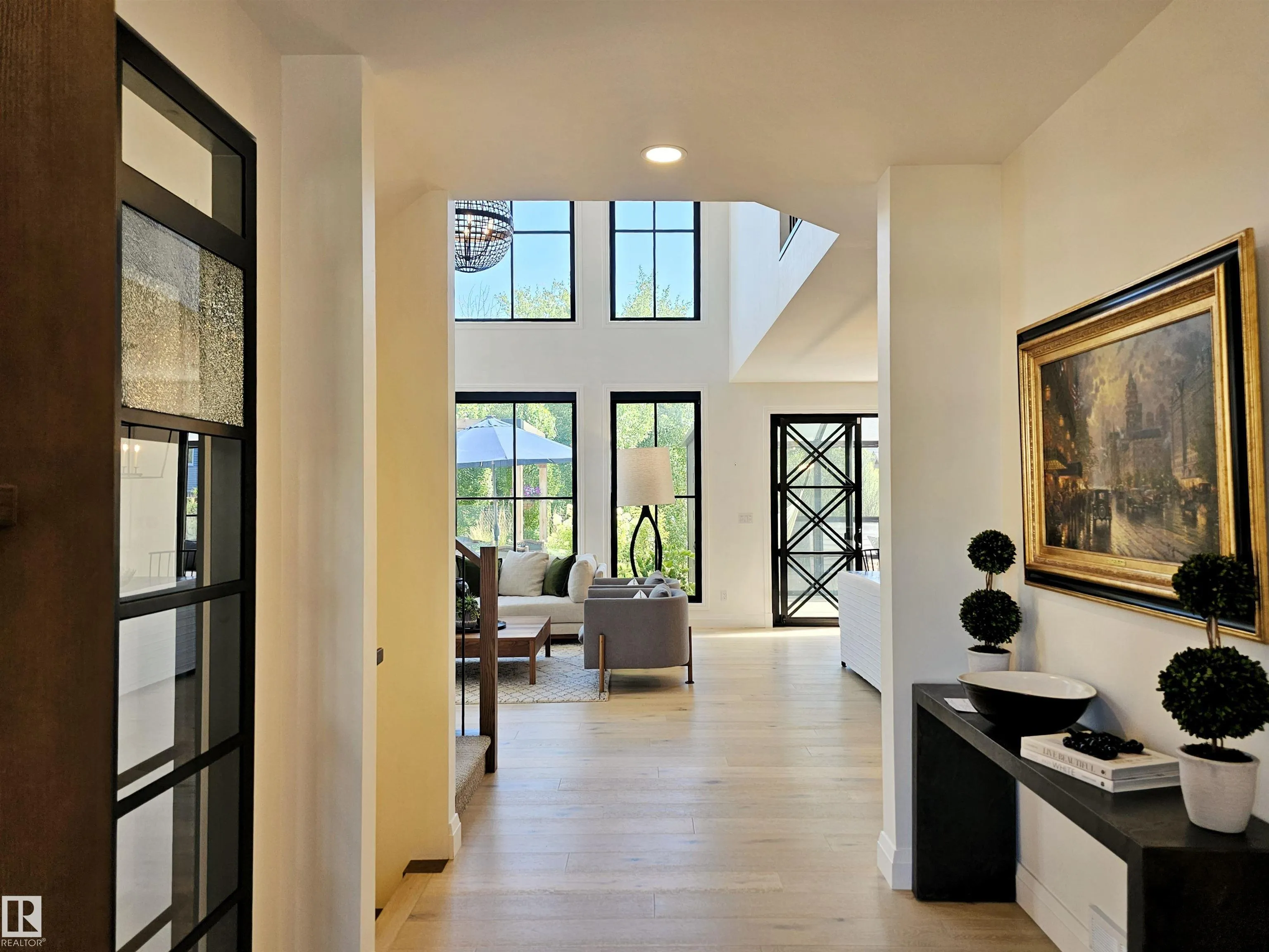 40 LADEROUTE Place