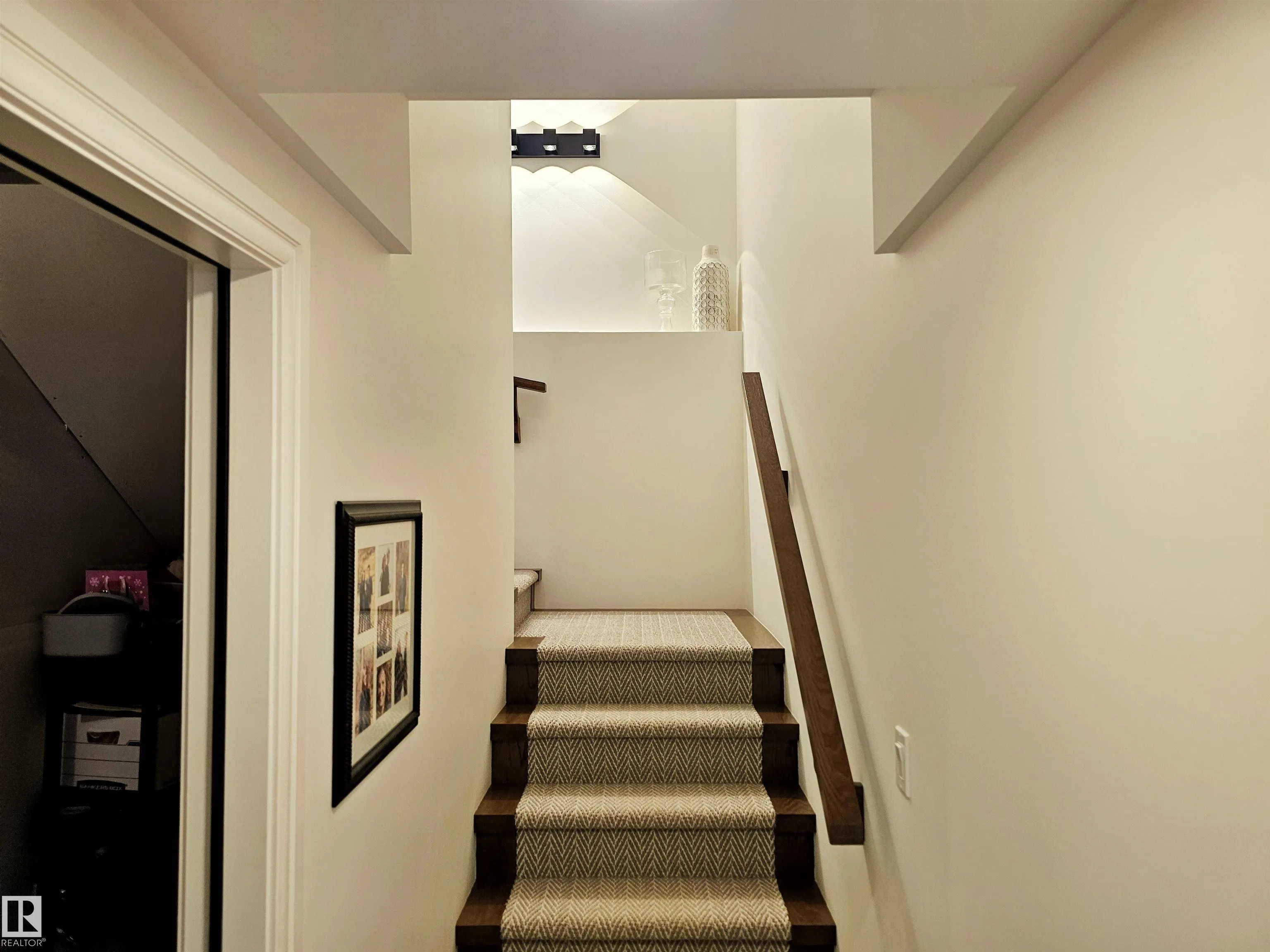 40 LADEROUTE Place