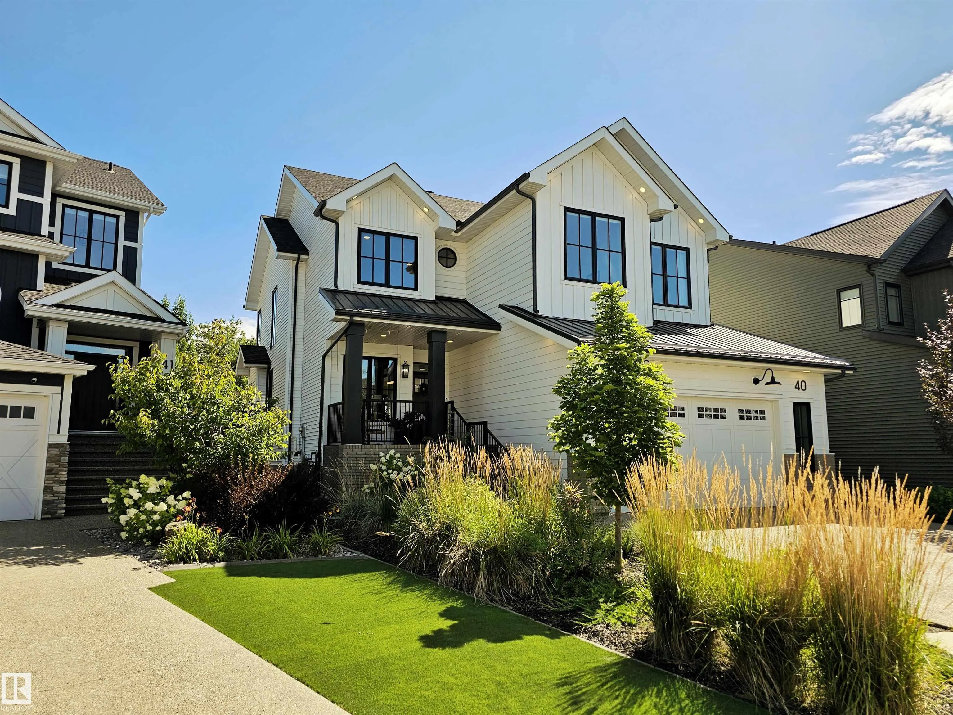 40 LADEROUTE Place