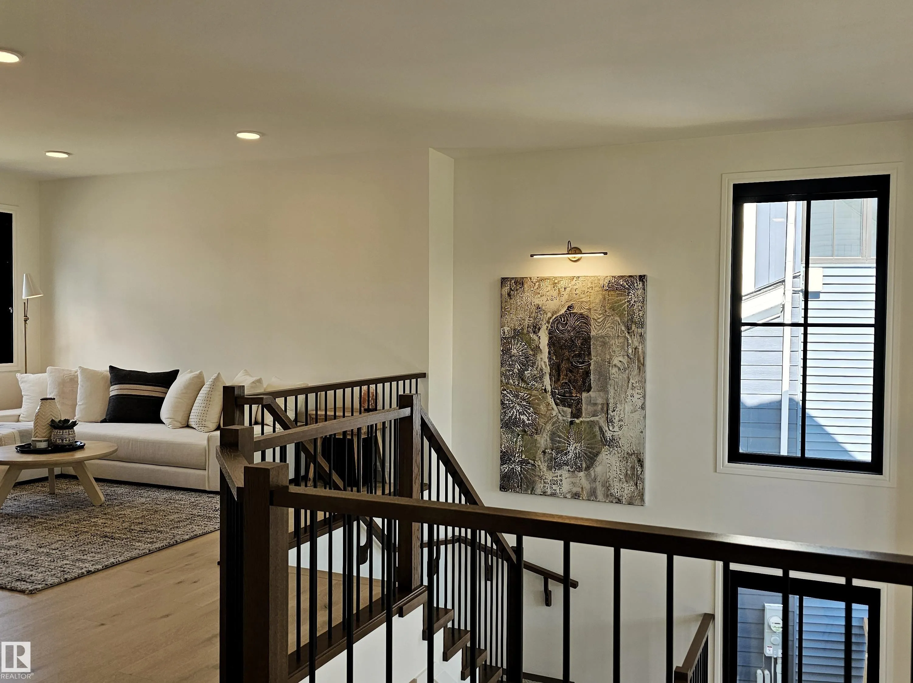 40 LADEROUTE Place