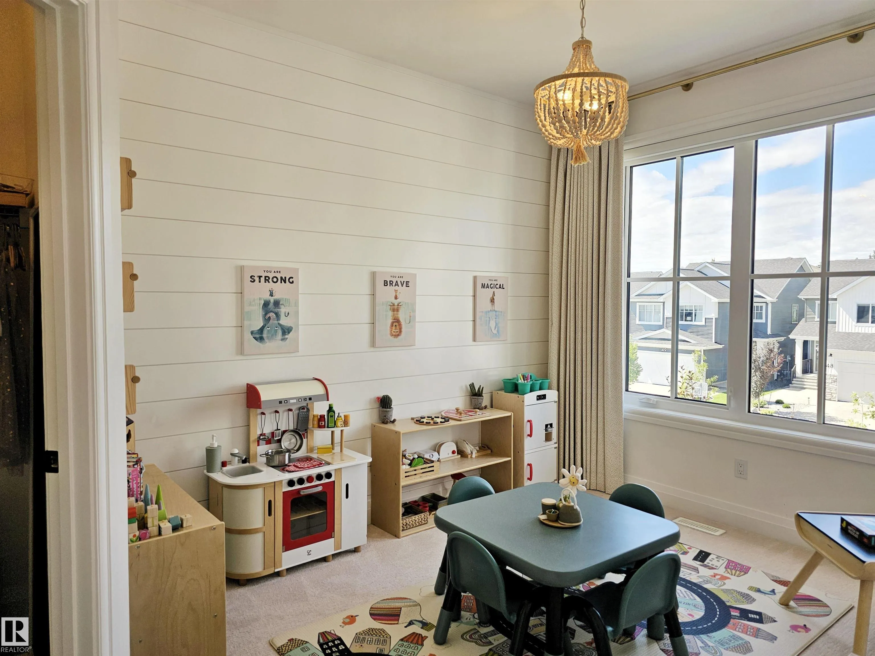 40 LADEROUTE Place