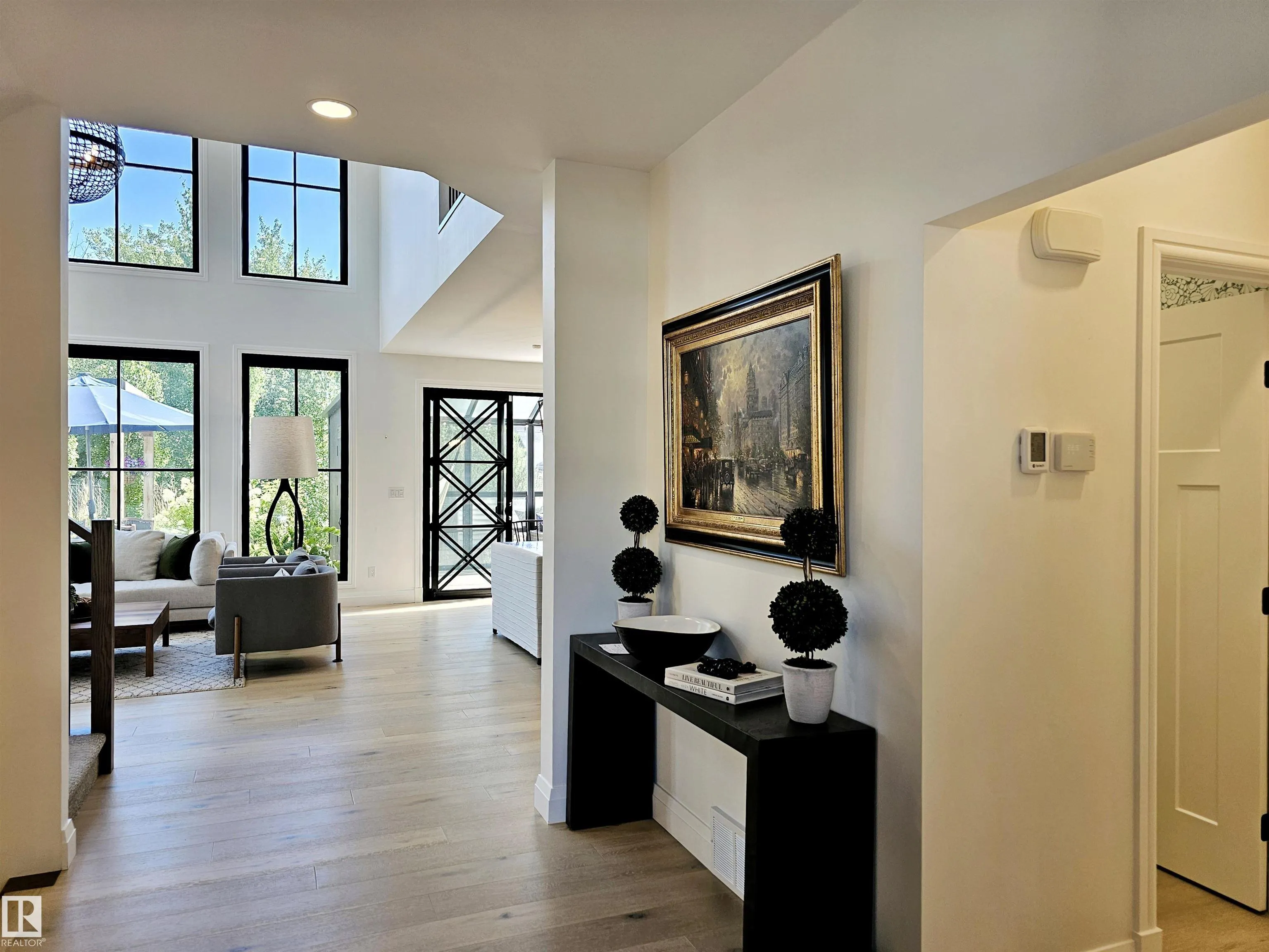 40 LADEROUTE Place