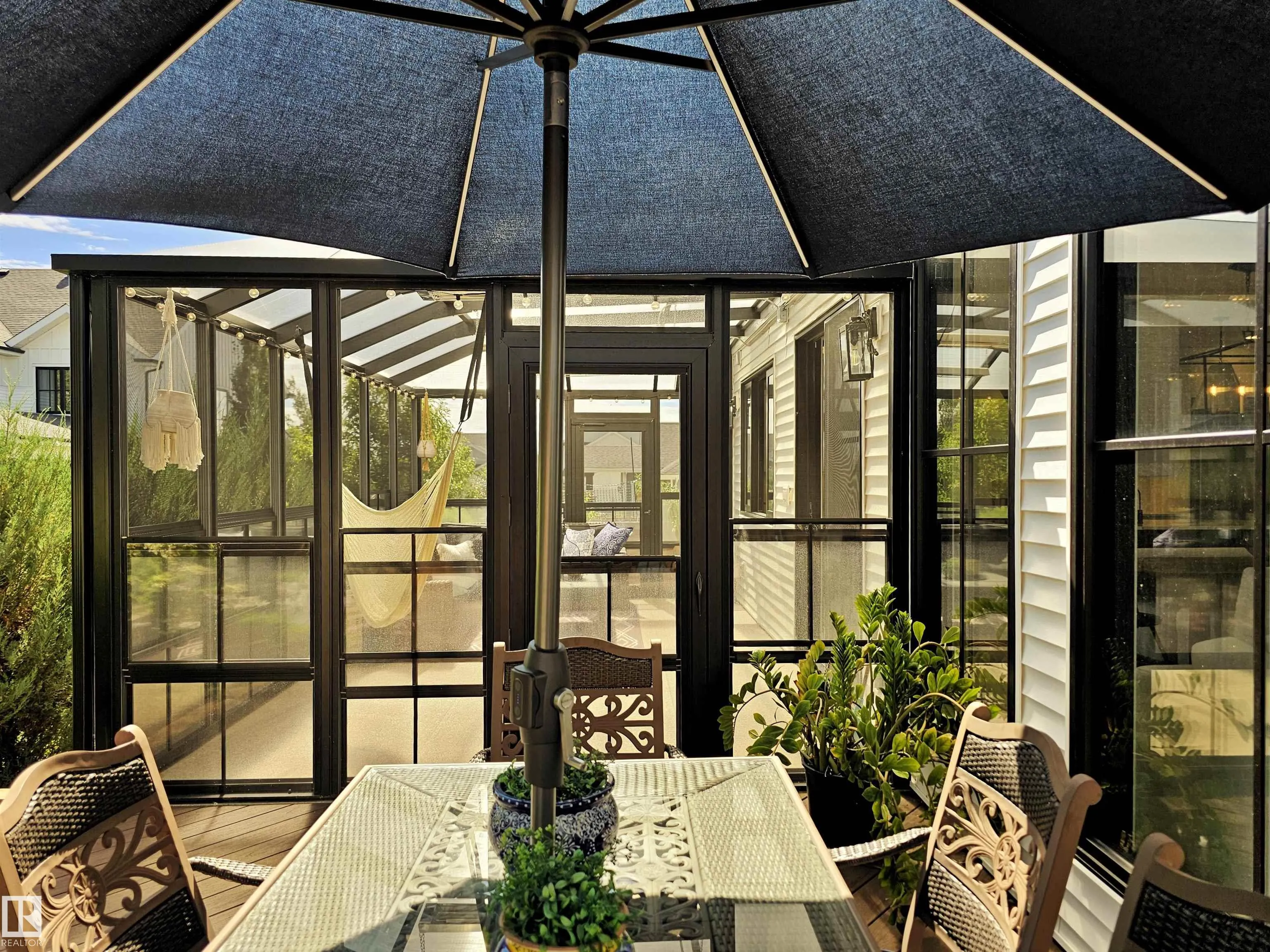 40 LADEROUTE Place