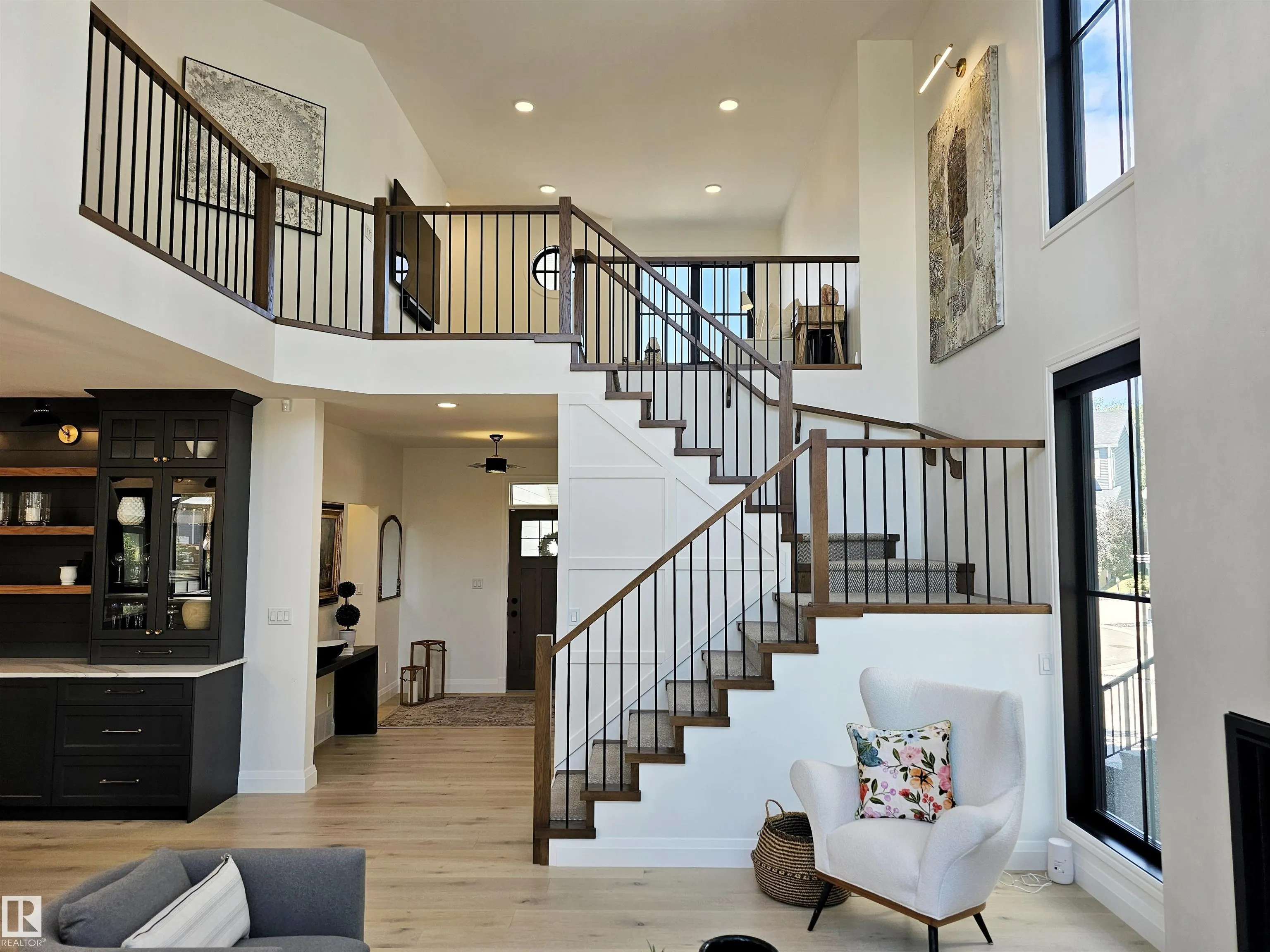 40 LADEROUTE Place