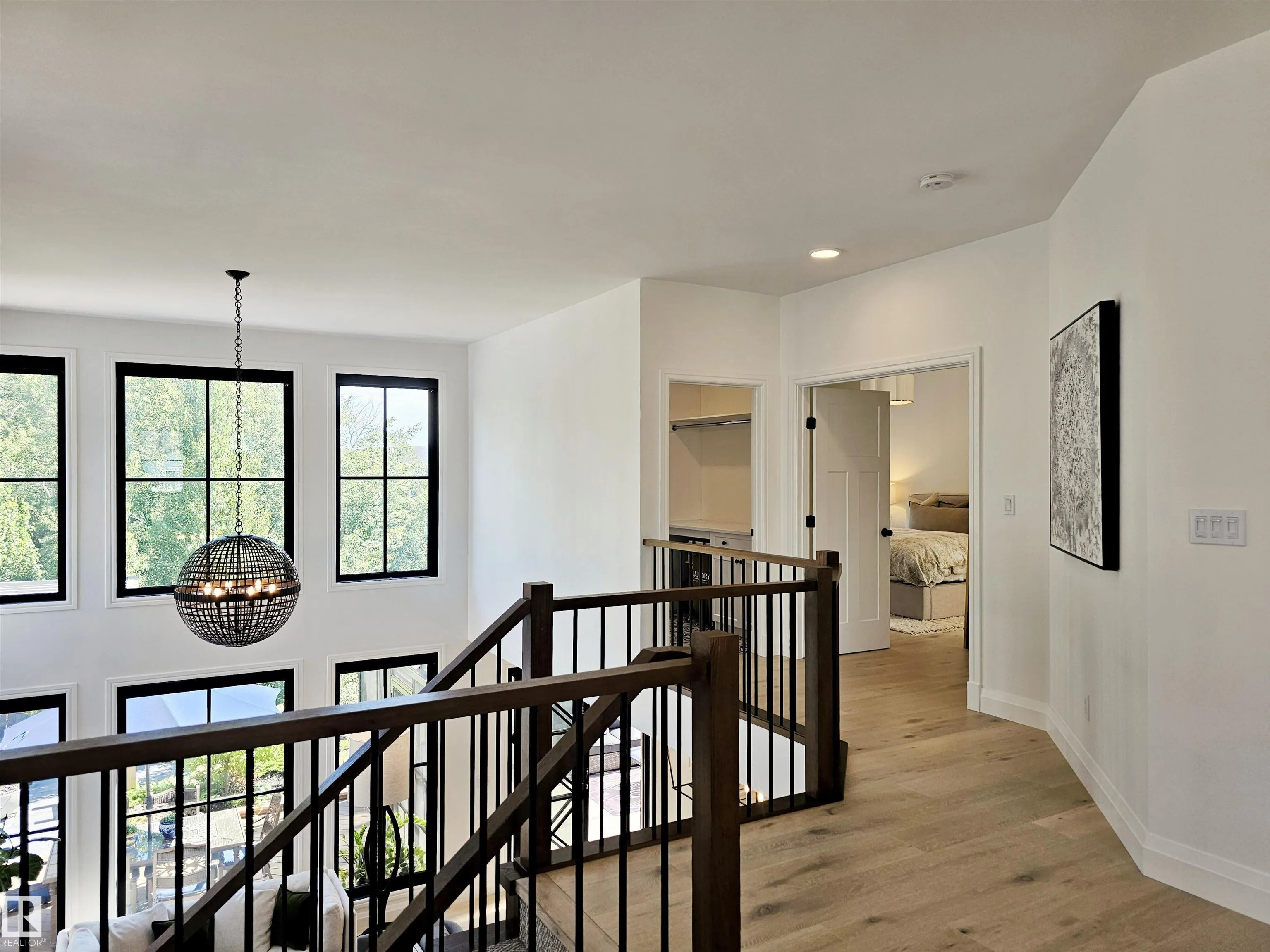 40 LADEROUTE Place