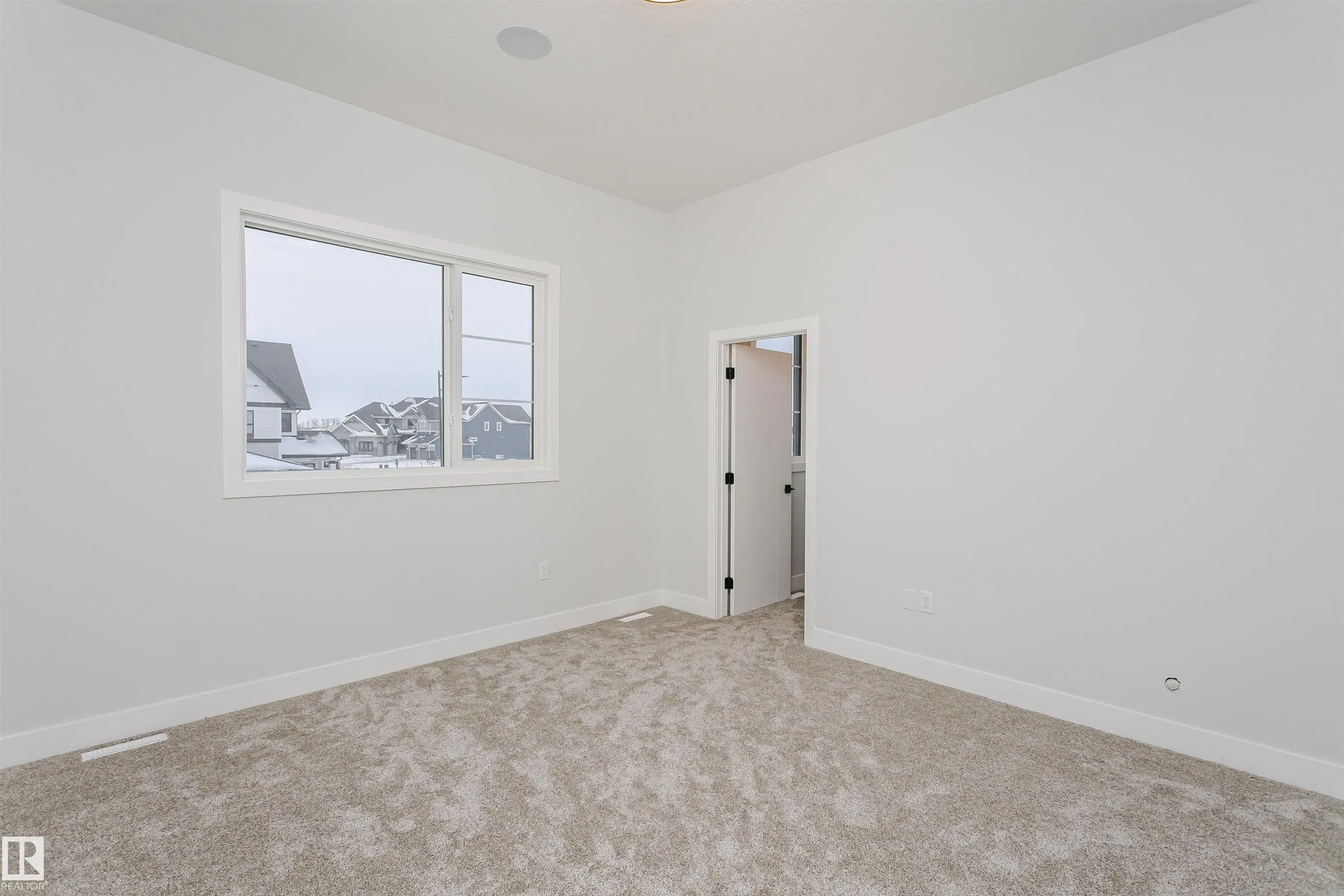 162 EDGEWATER Circle