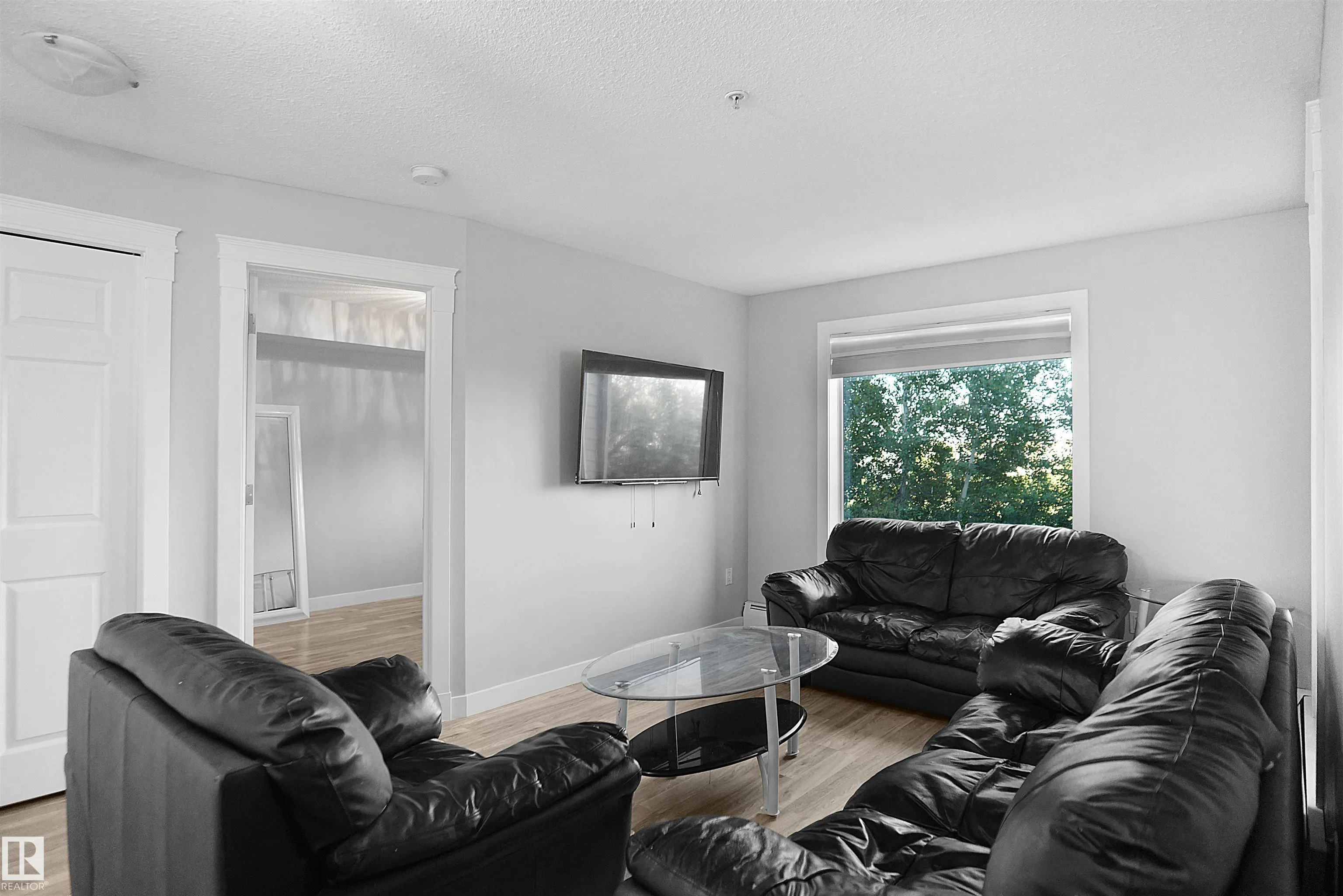 42 SUMMERWOOD Boulevard