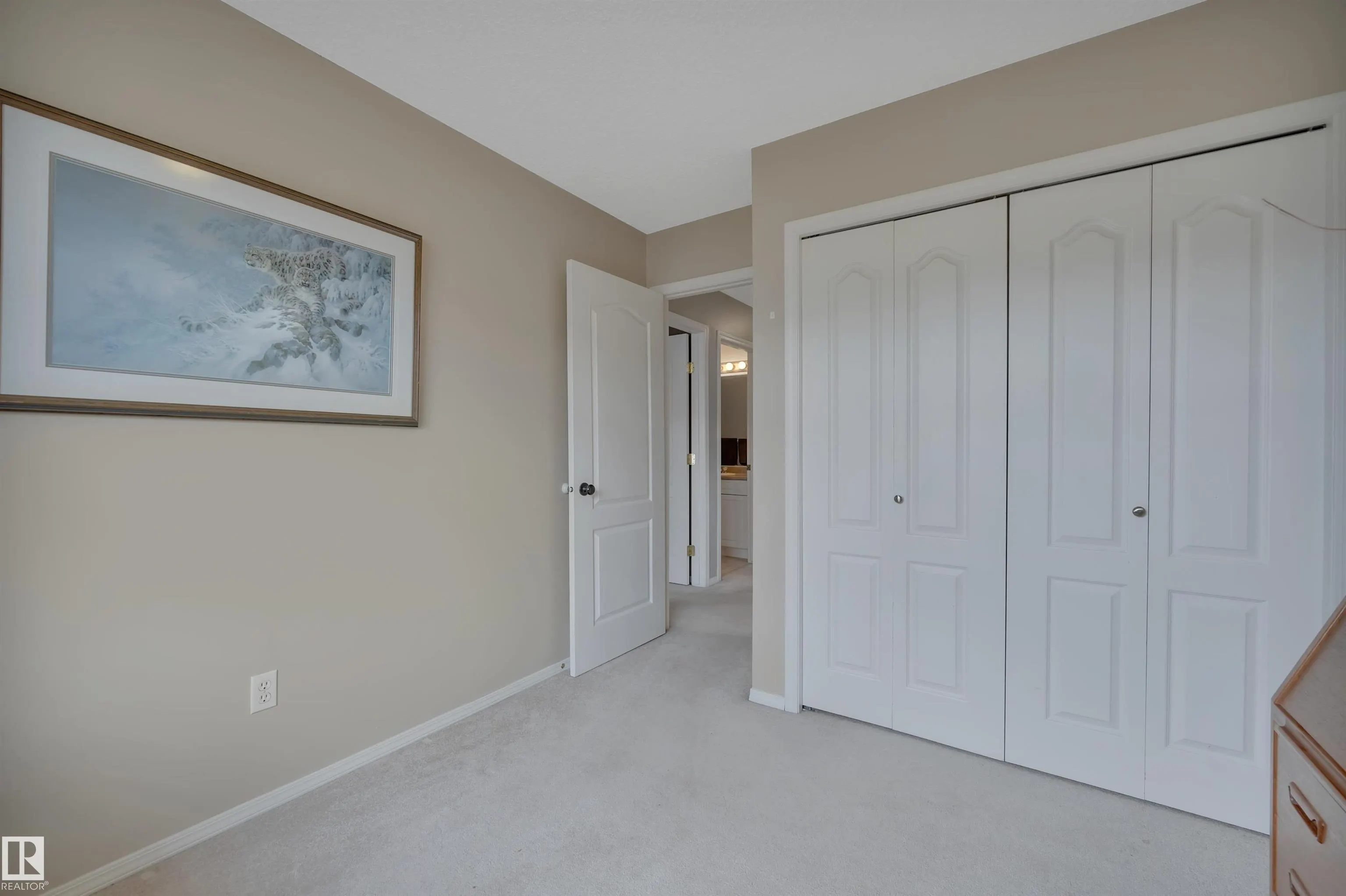 6 ASPENGLEN Drive