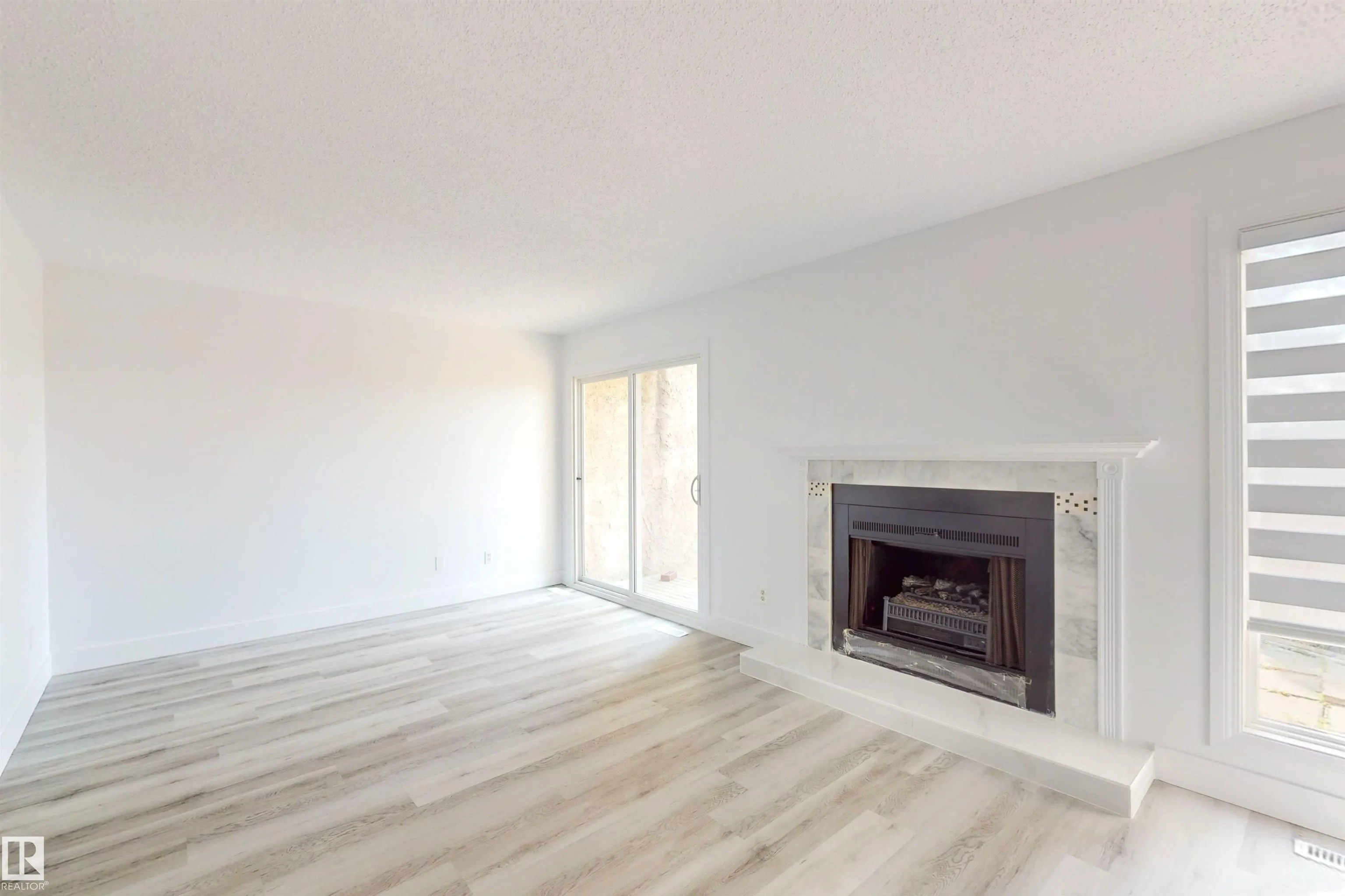 942 LAKEWOOD ROAD