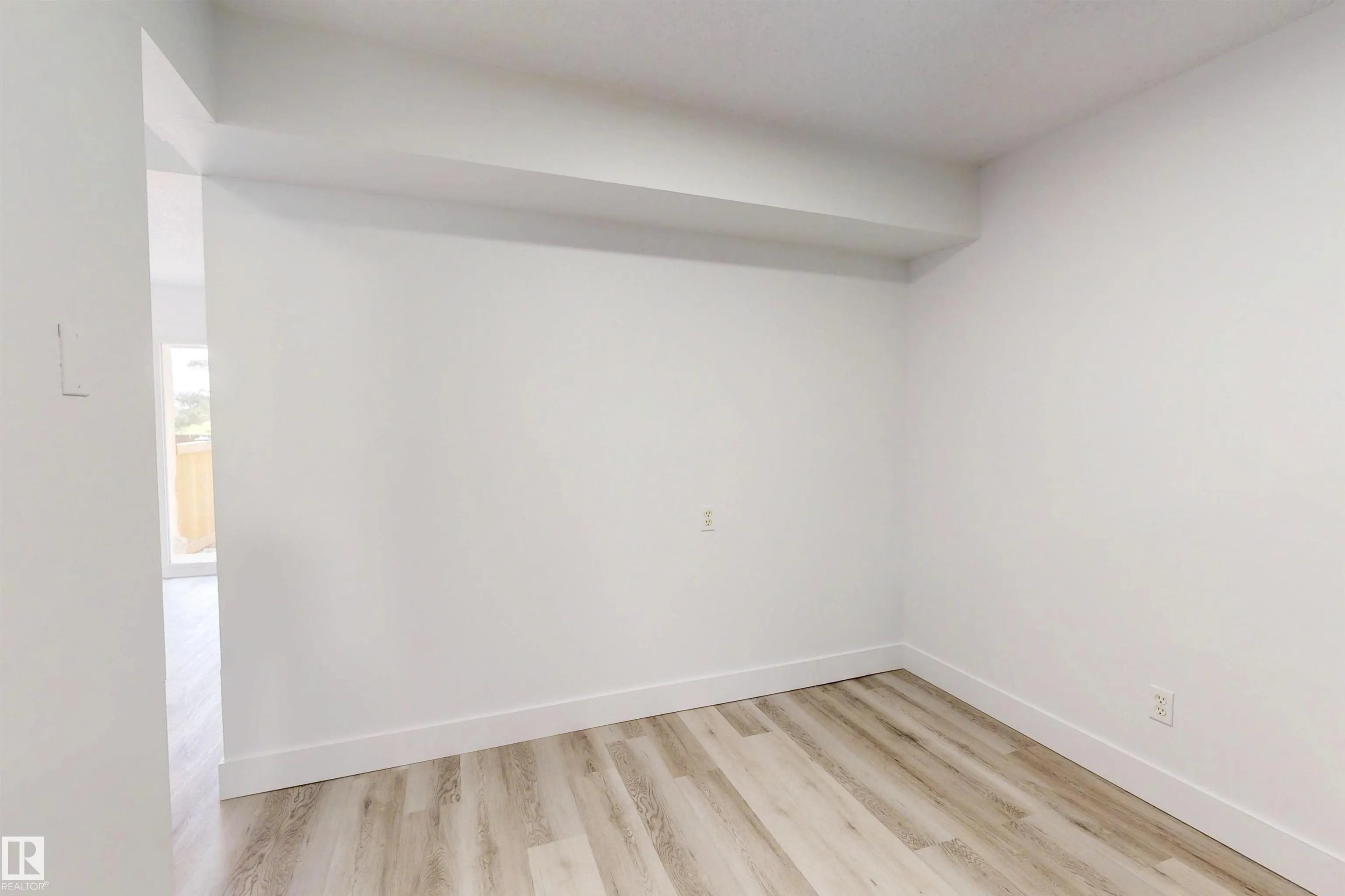 942 LAKEWOOD ROAD