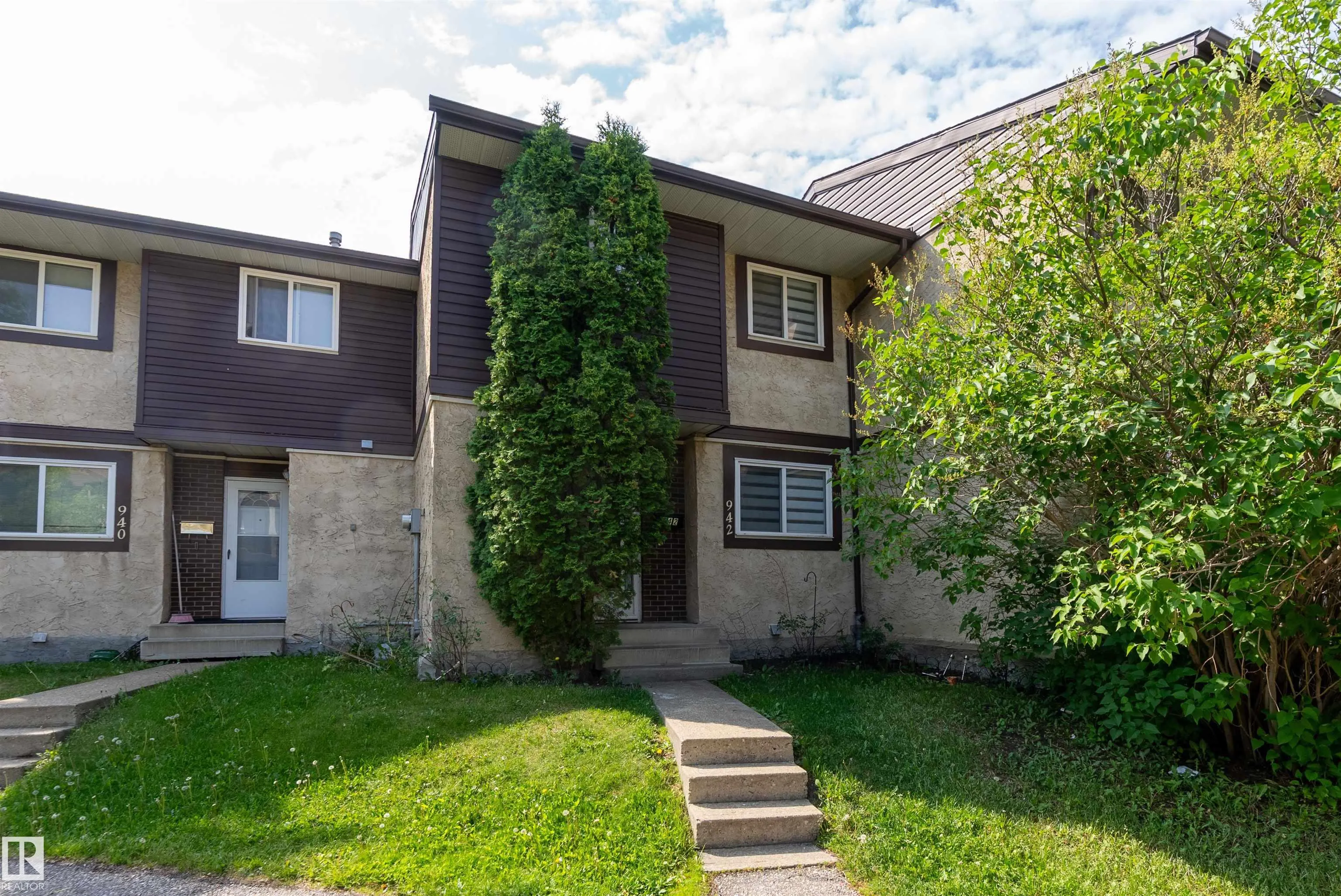 942 LAKEWOOD ROAD