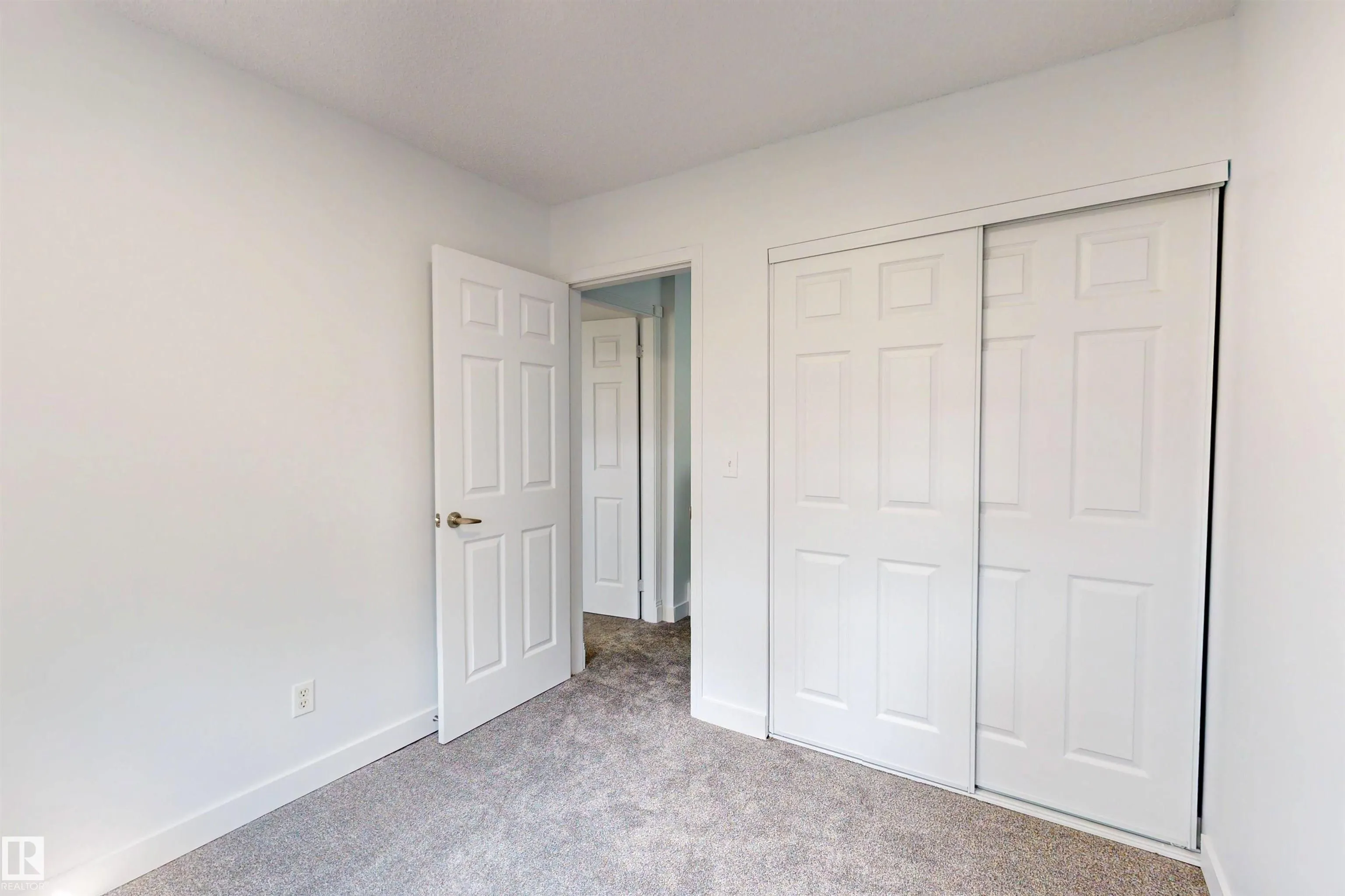 942 LAKEWOOD ROAD