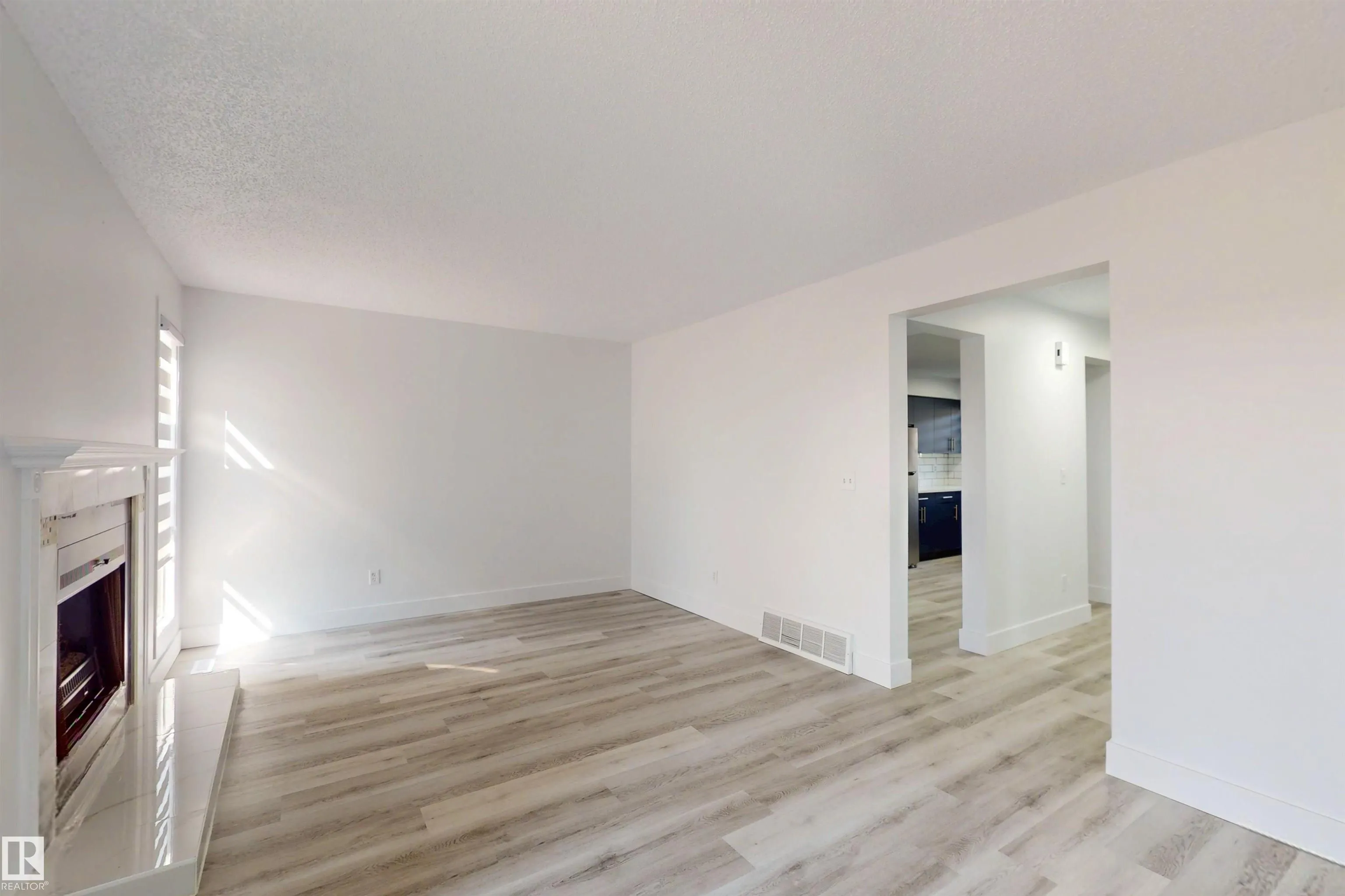 942 LAKEWOOD ROAD