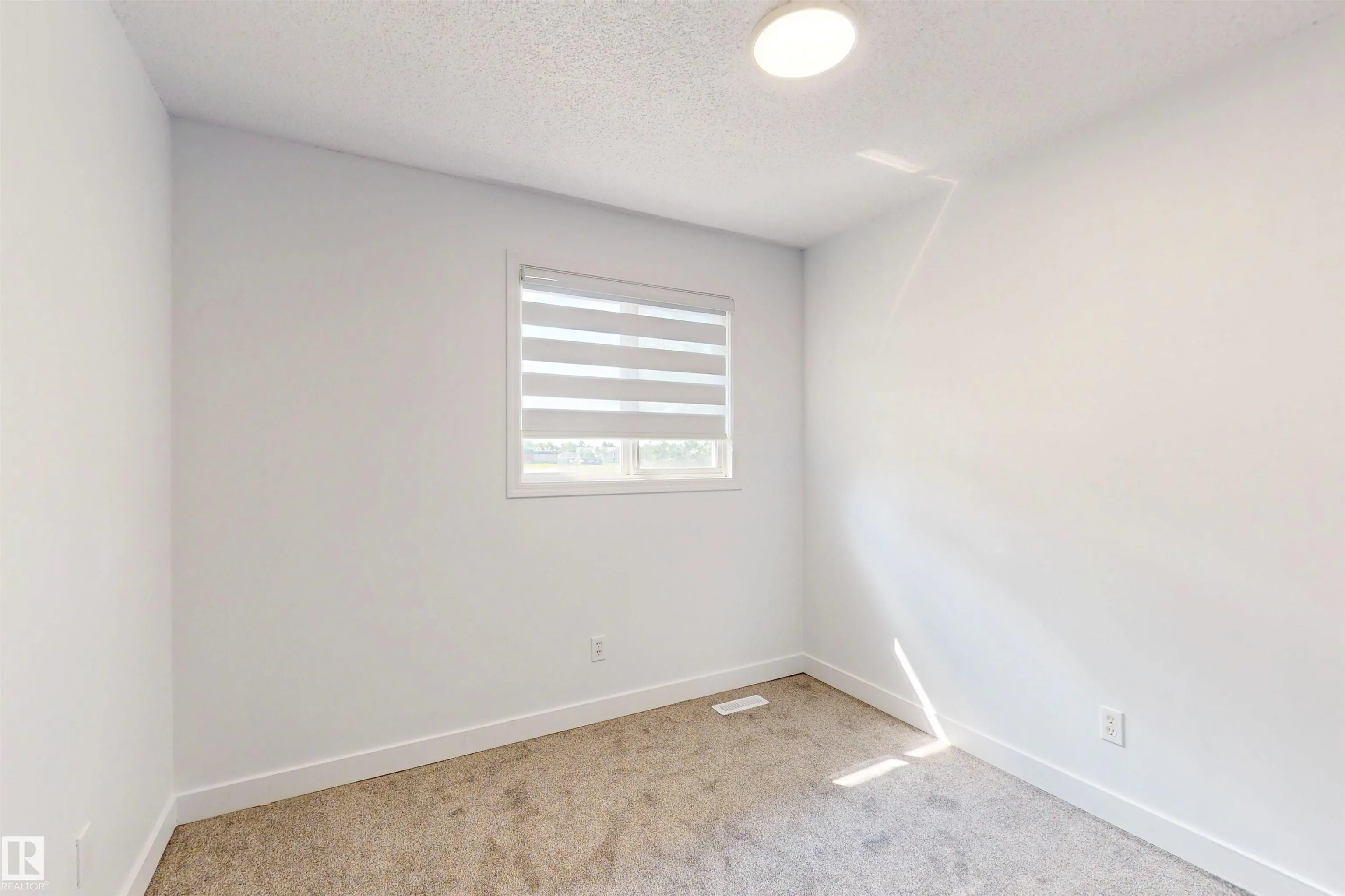 942 LAKEWOOD ROAD