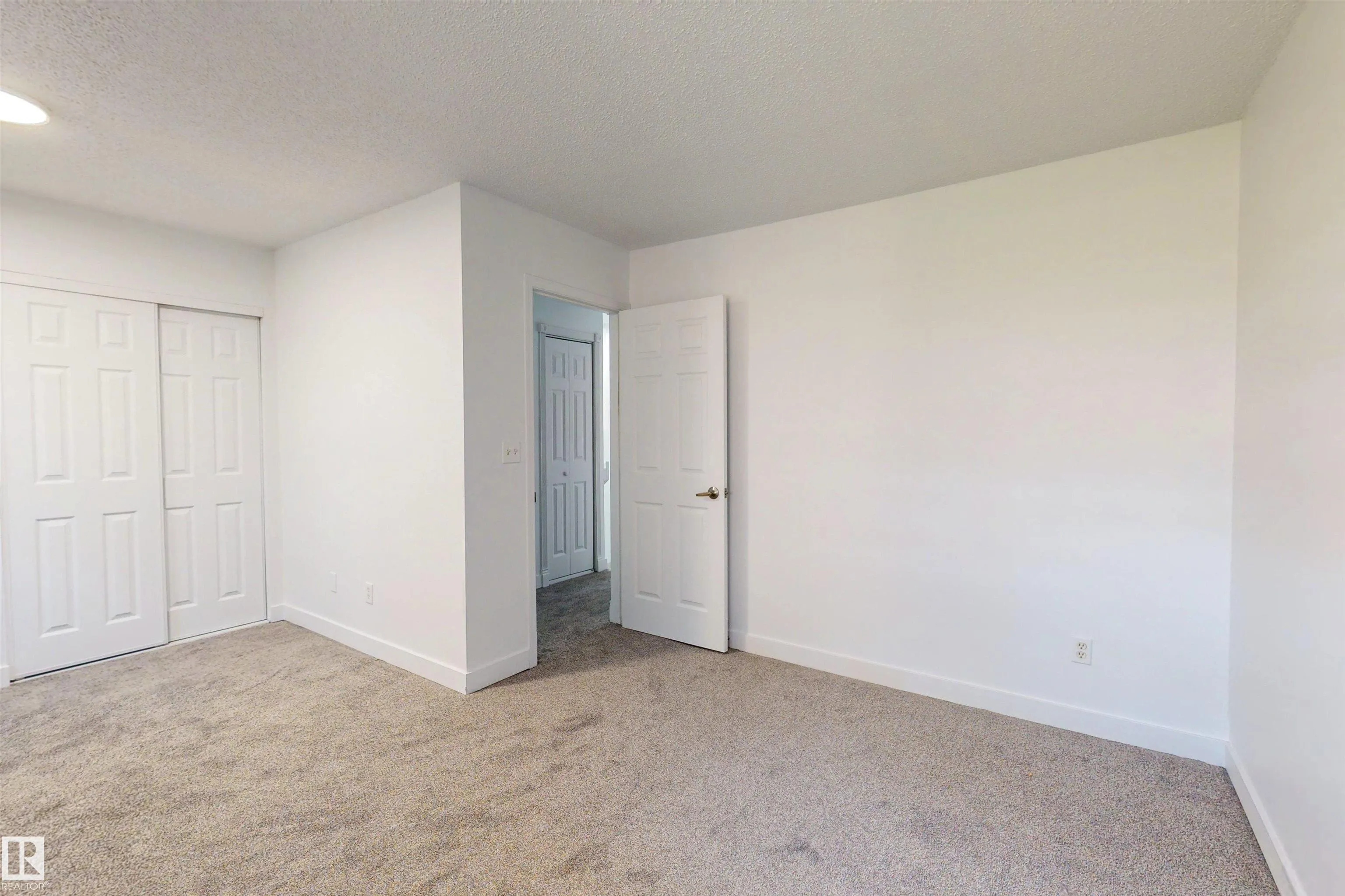 942 LAKEWOOD ROAD