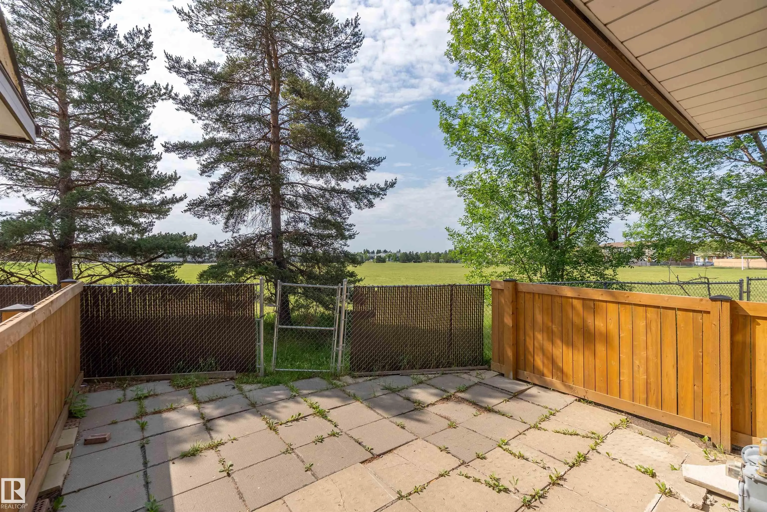 942 LAKEWOOD ROAD