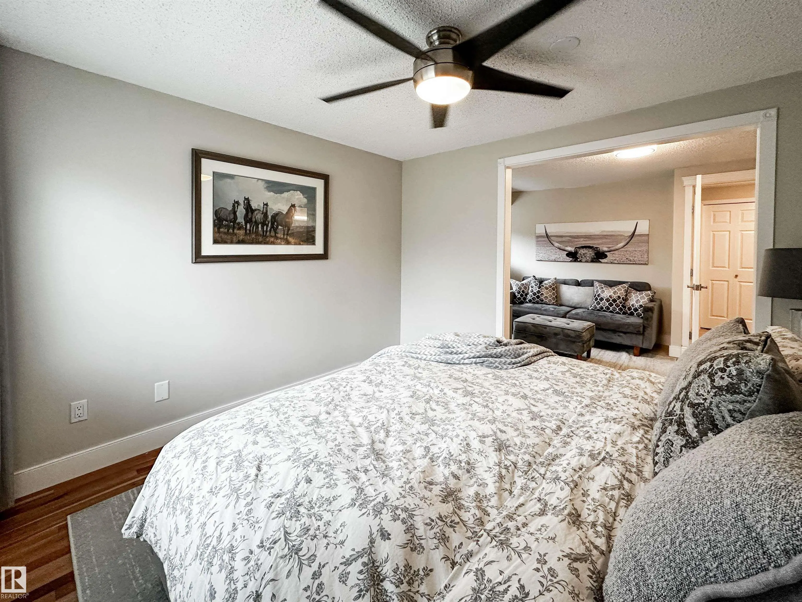 8 WHITEOAKS Estates