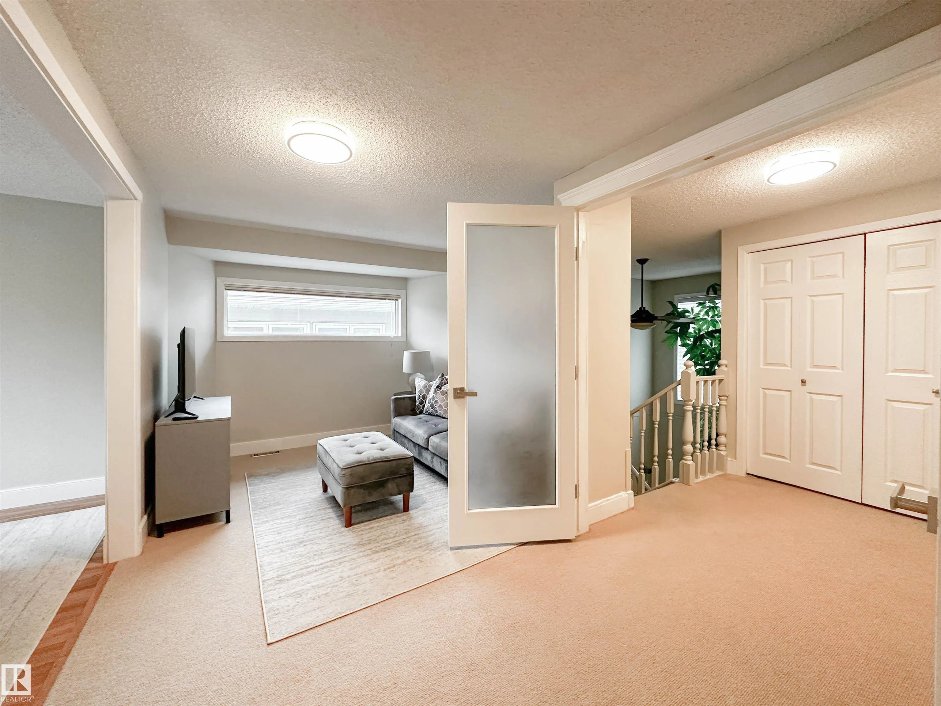 8 WHITEOAKS Estates