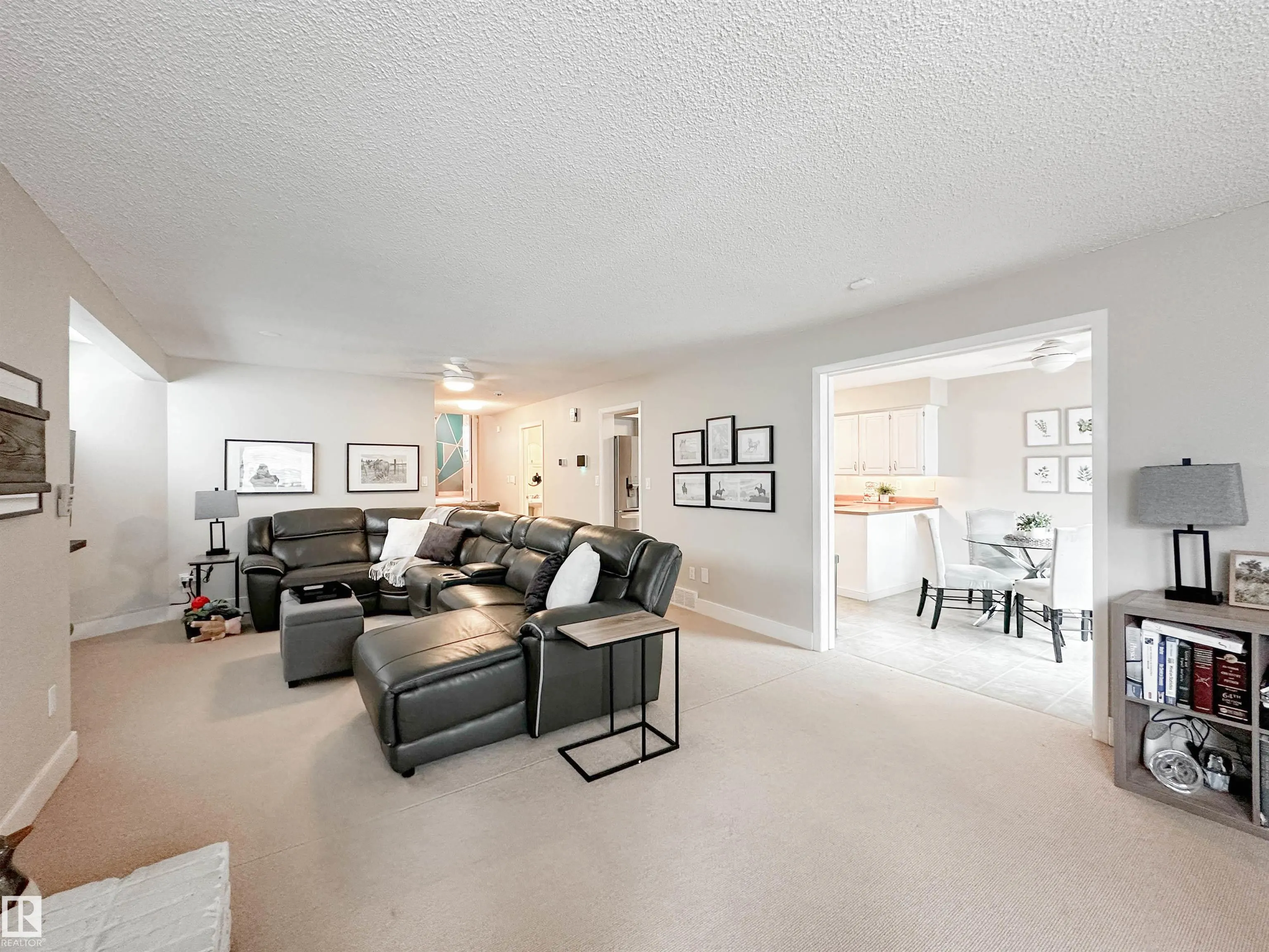 8 WHITEOAKS Estates