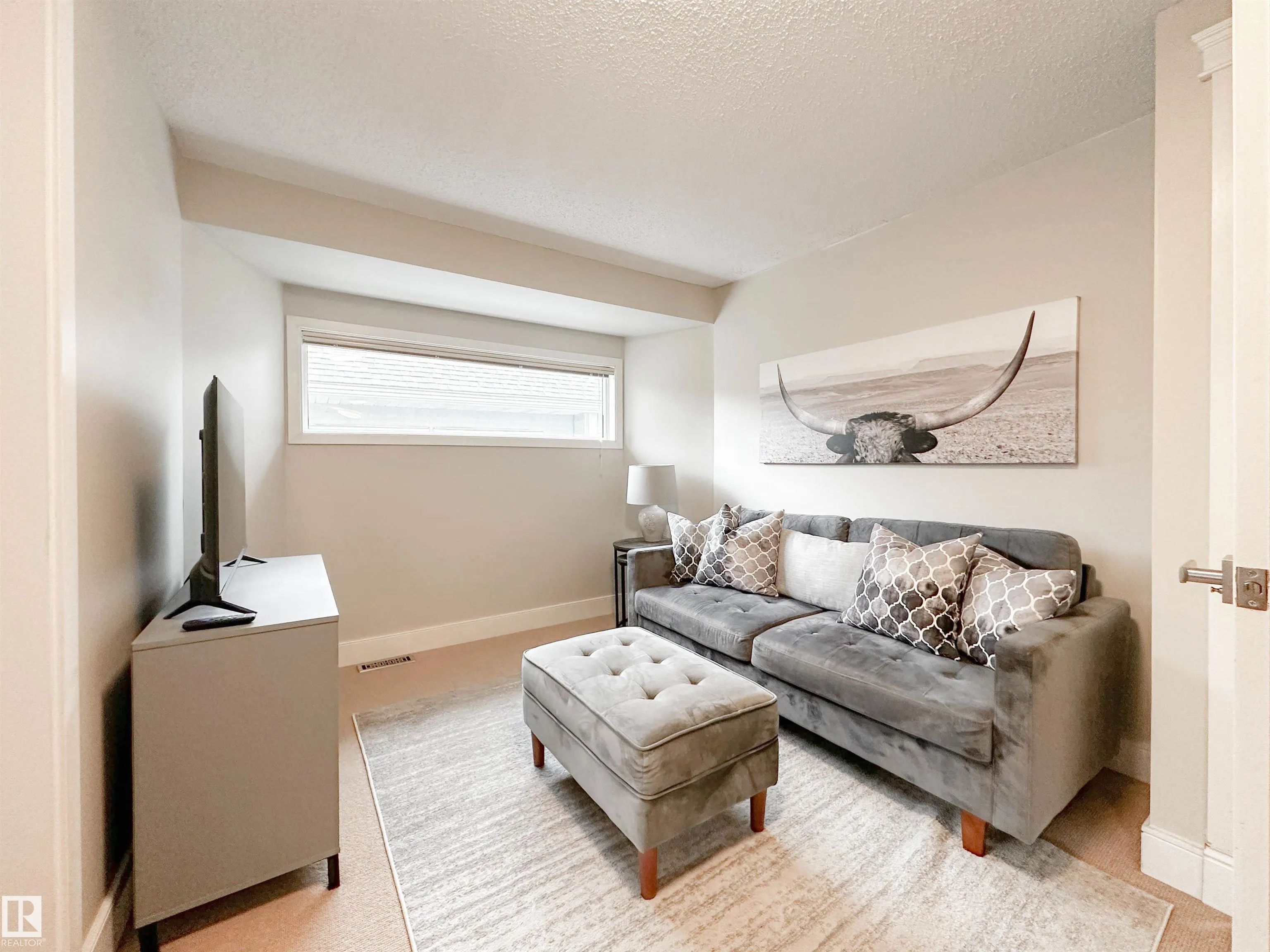 8 WHITEOAKS Estates