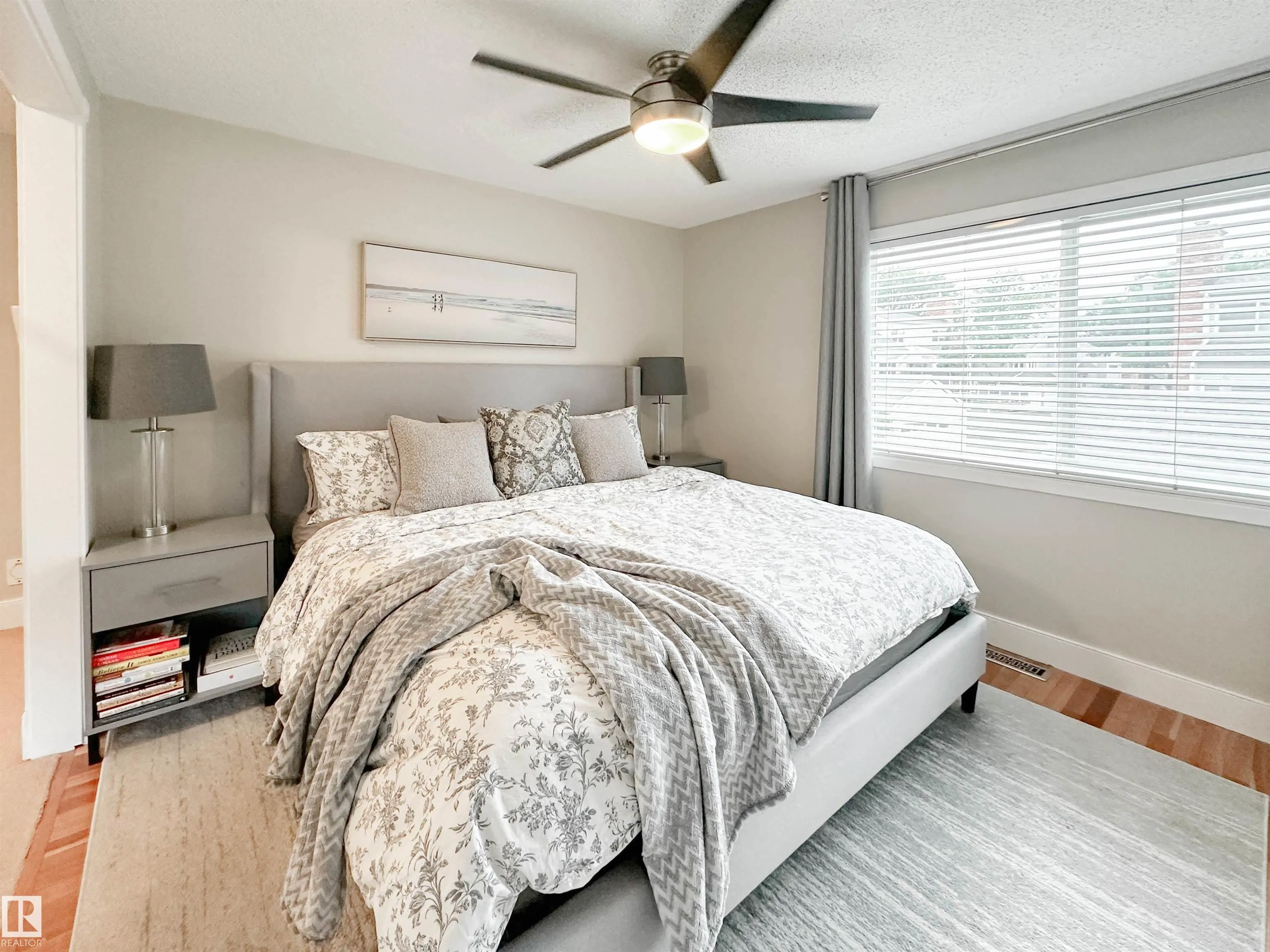 8 WHITEOAKS Estates