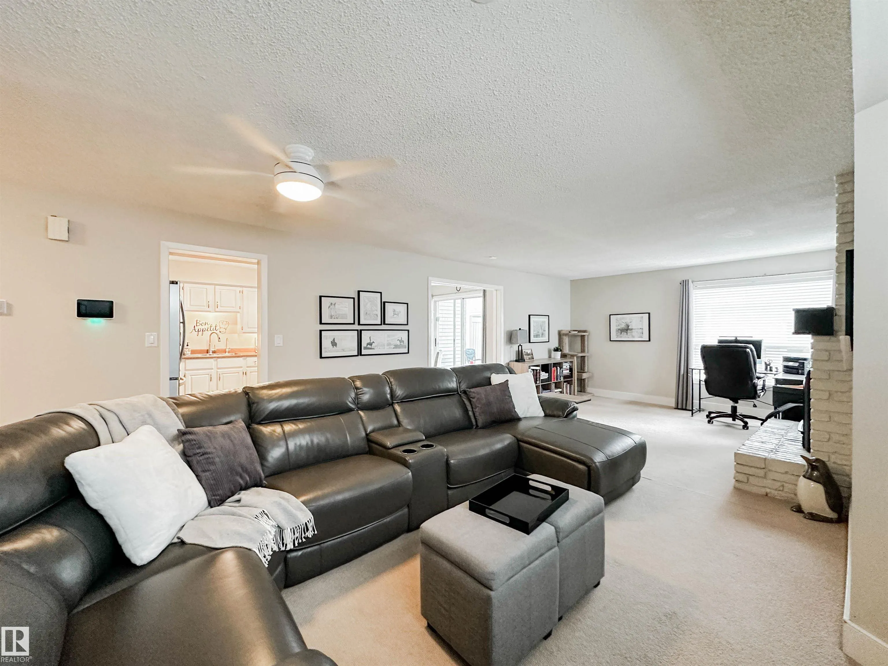 8 WHITEOAKS Estates