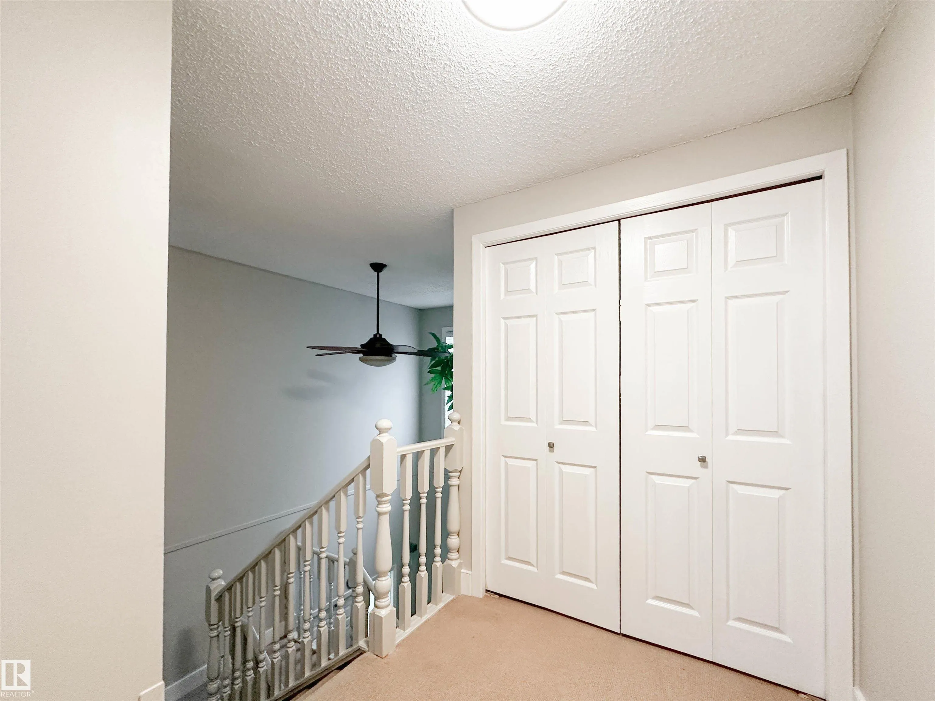 8 WHITEOAKS Estates