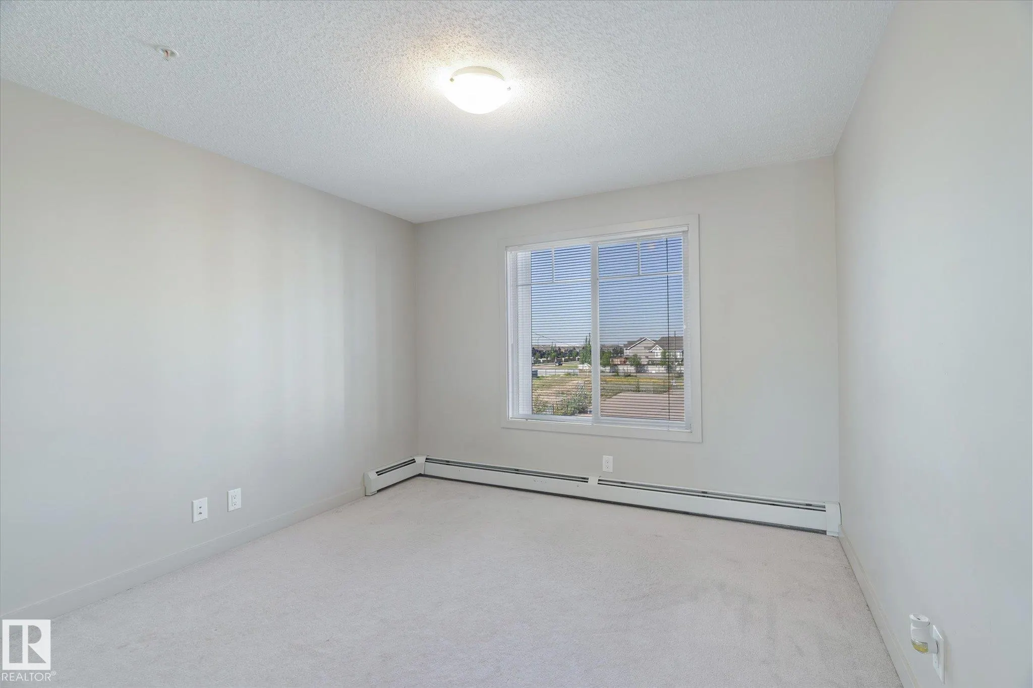 4008 SAVARYN Drive