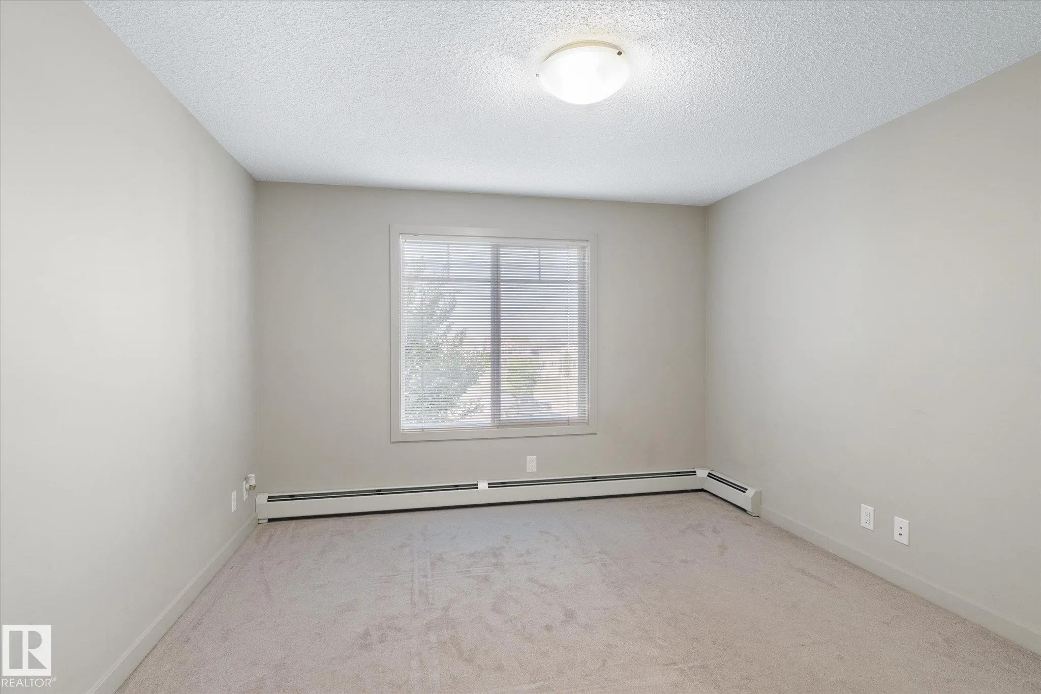 4008 SAVARYN Drive