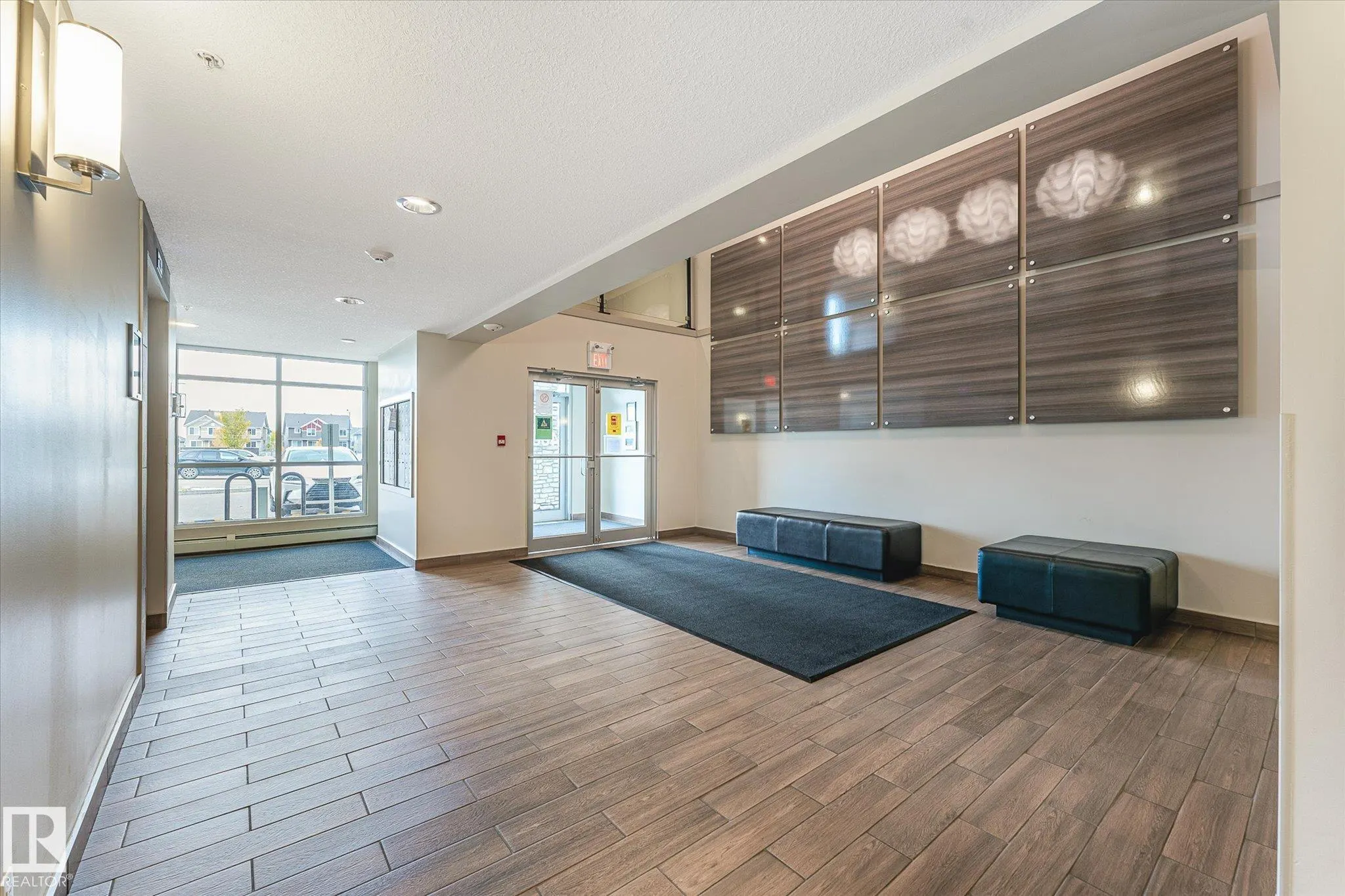4008 SAVARYN Drive
