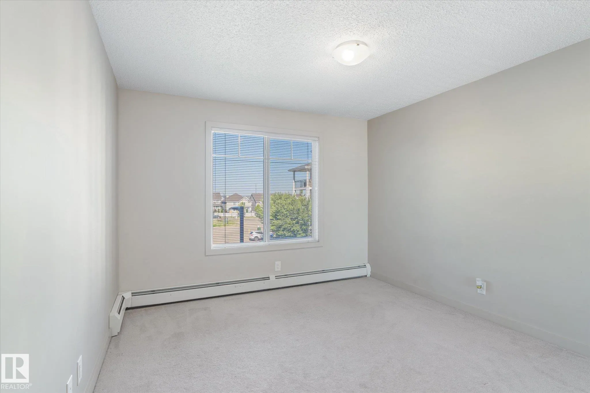 4008 SAVARYN Drive