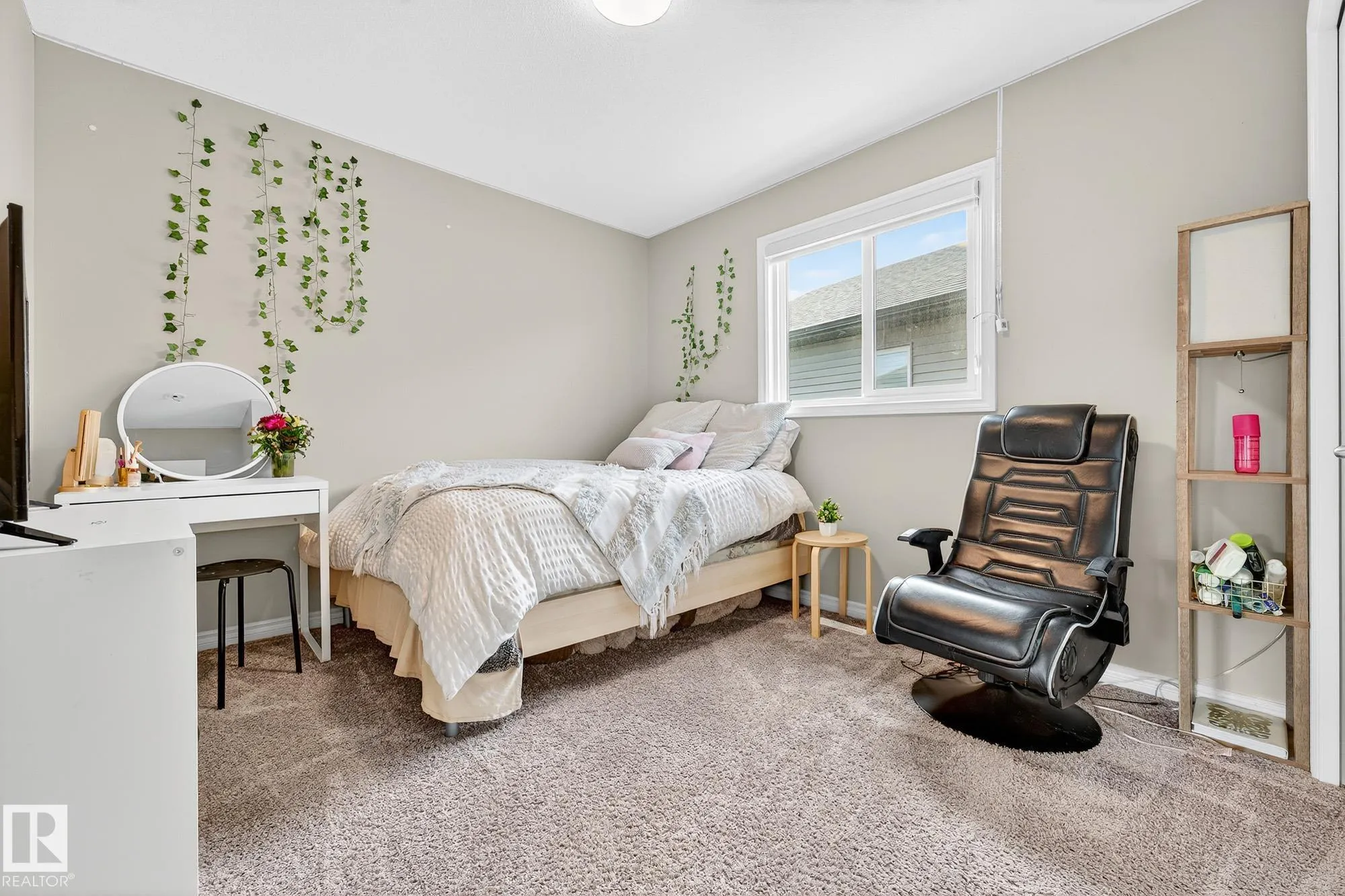 229 CALEDON Crescent