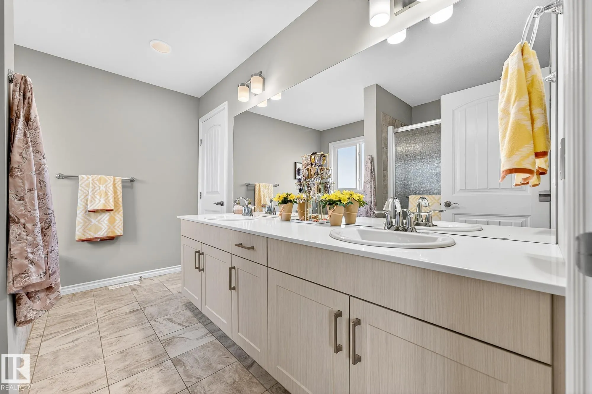 229 CALEDON Crescent
