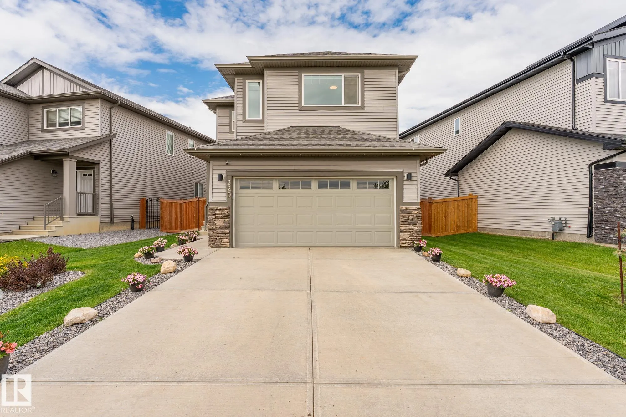 229 CALEDON Crescent