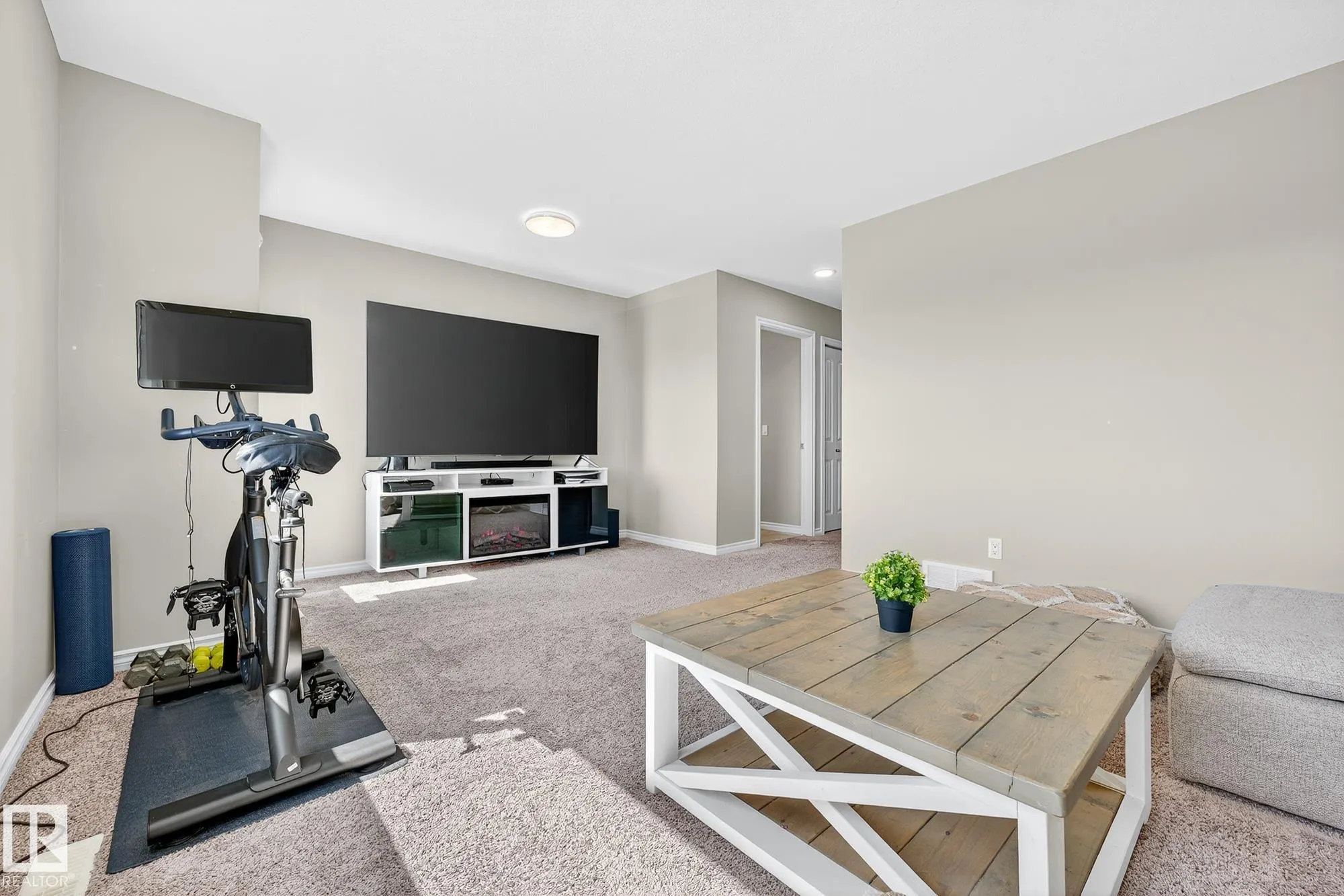 229 CALEDON Crescent
