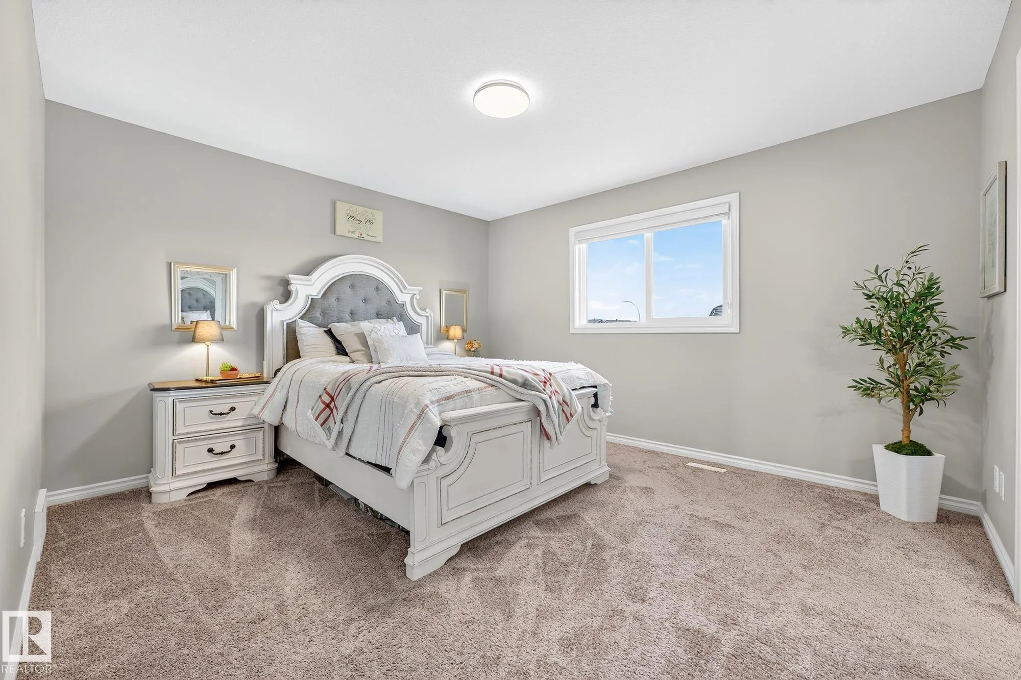 229 CALEDON Crescent