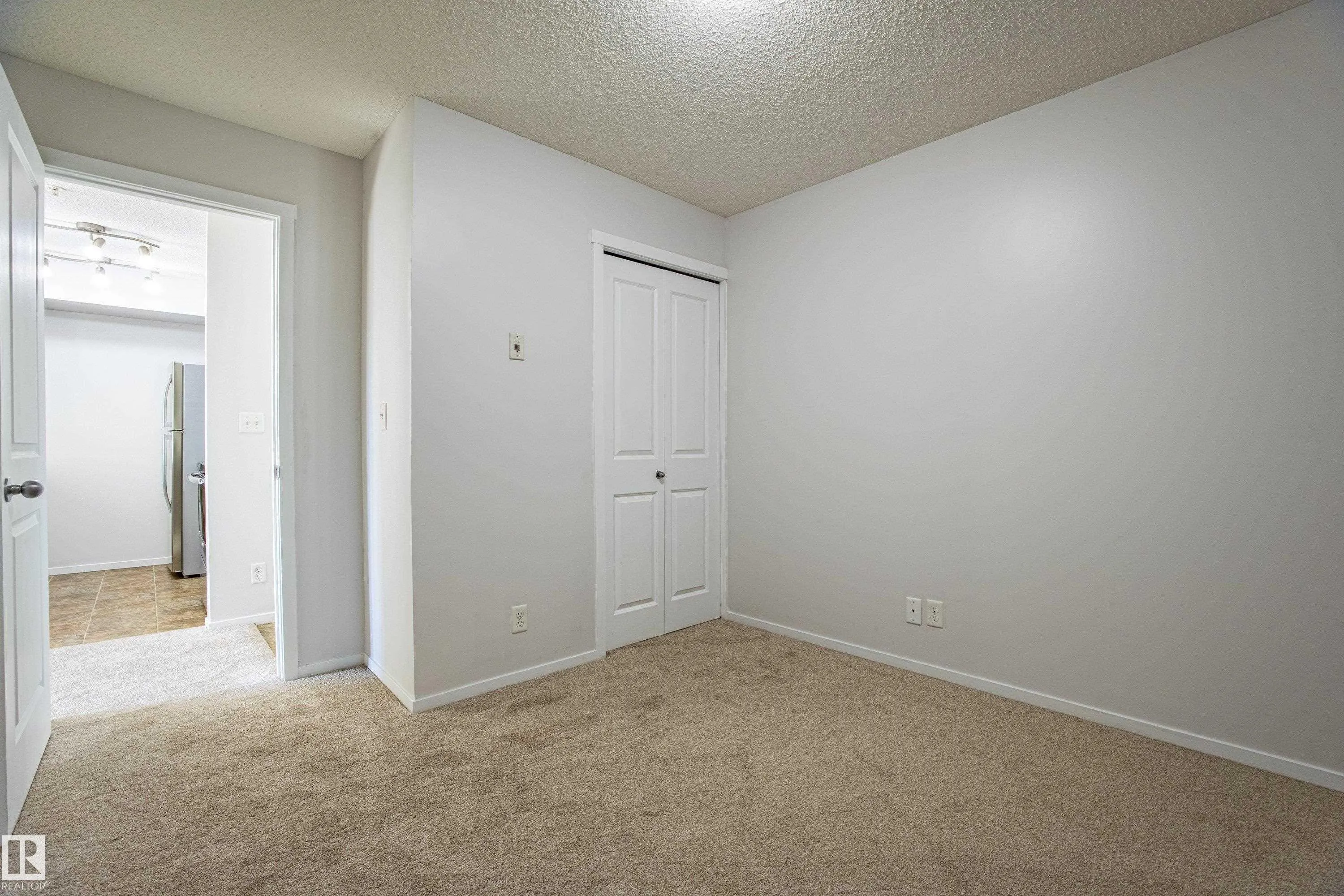 5810 MULLEN Place