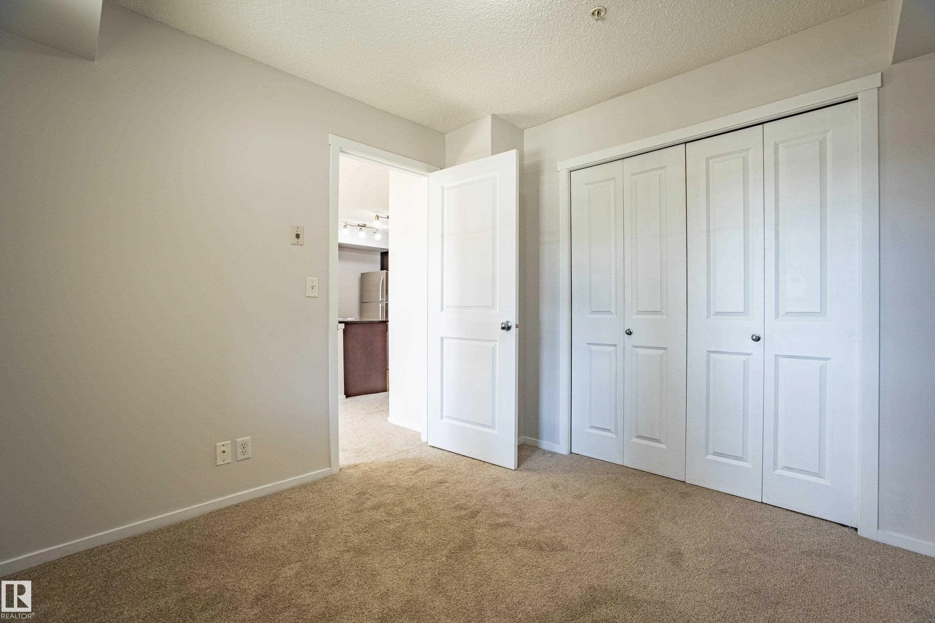5810 MULLEN Place