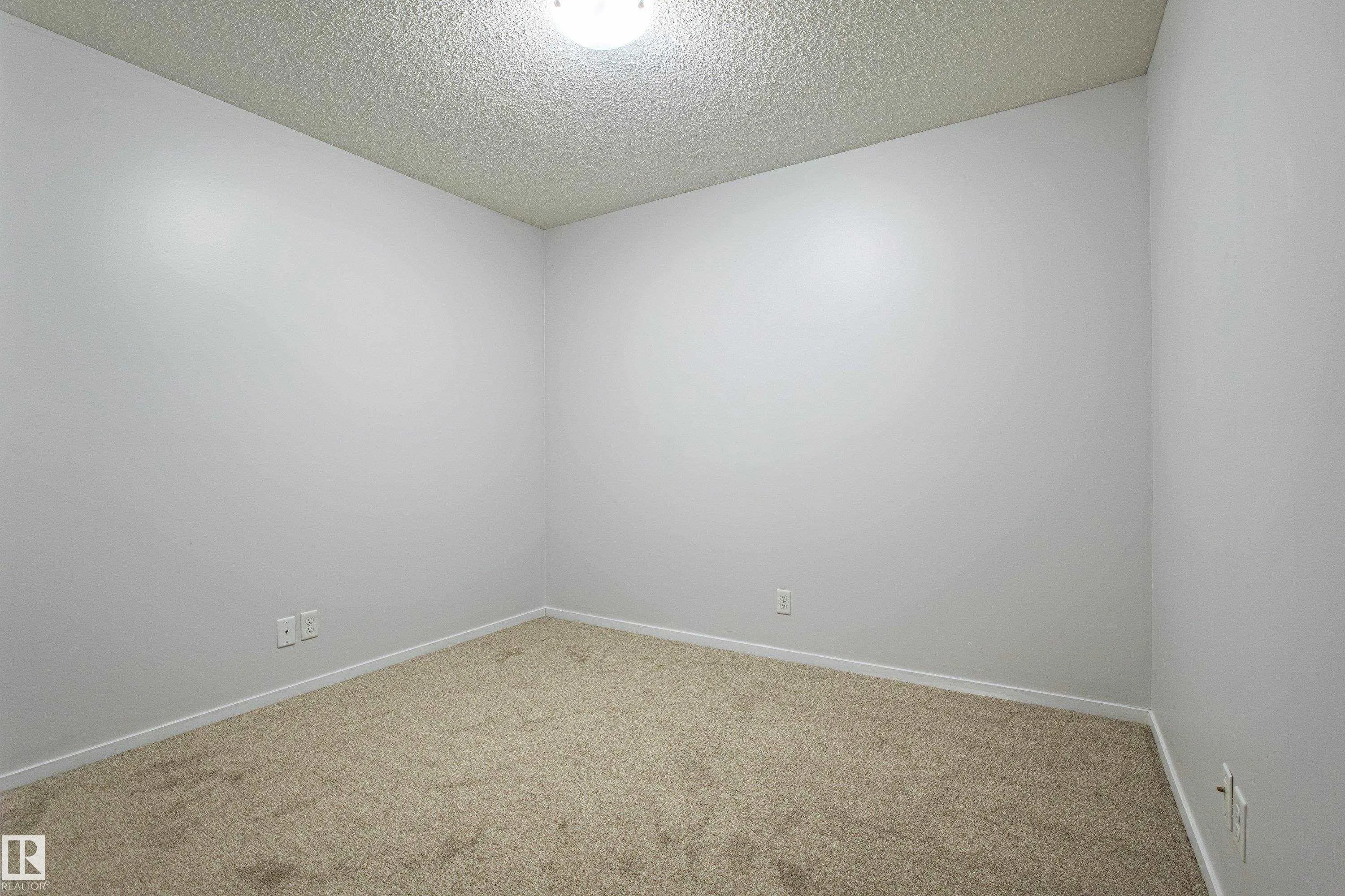 5810 MULLEN Place