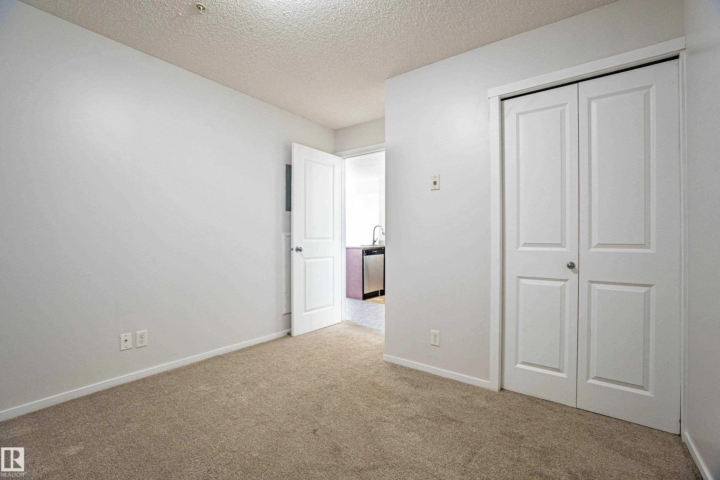5810 MULLEN Place
