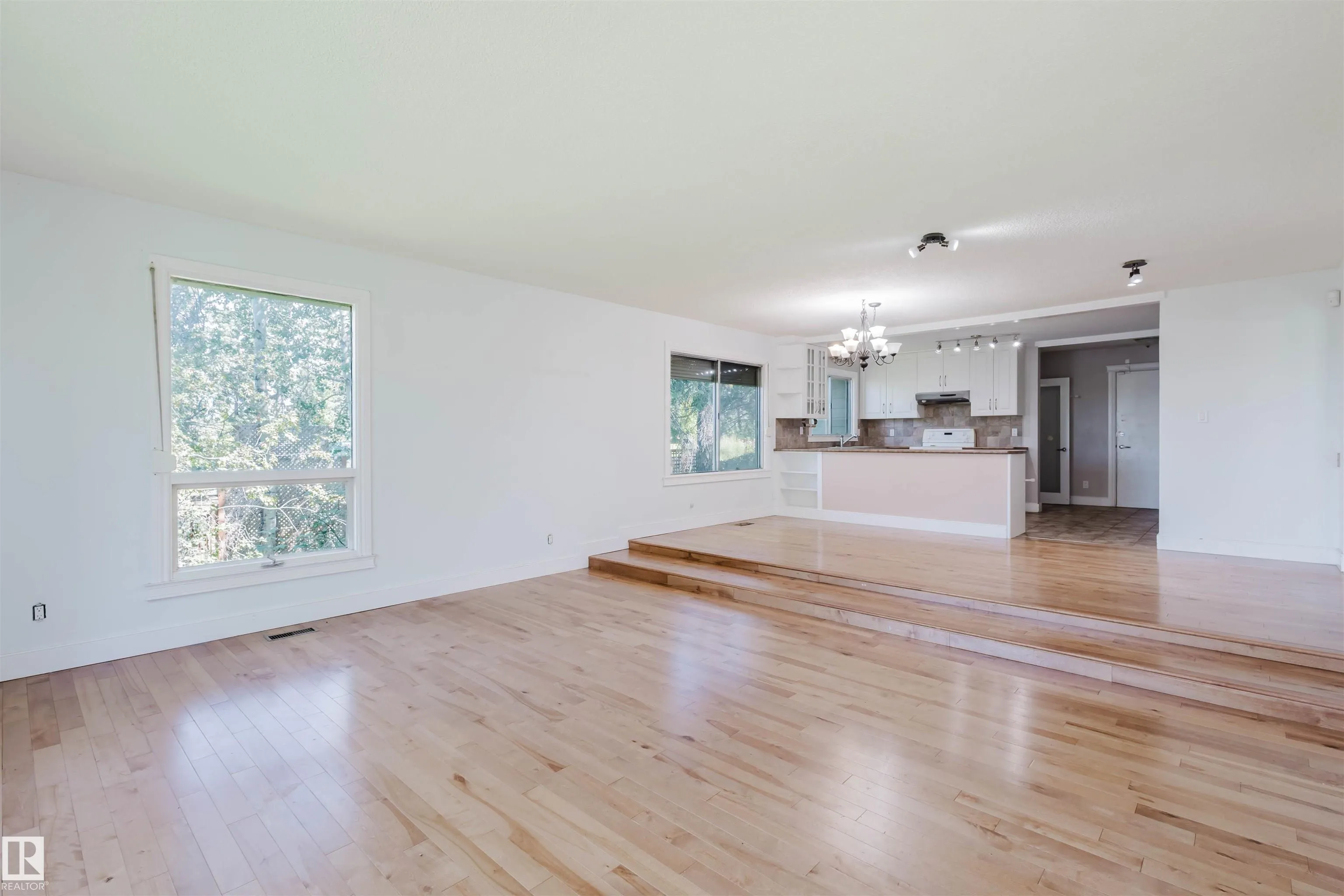 168 WINDERMERE Drive