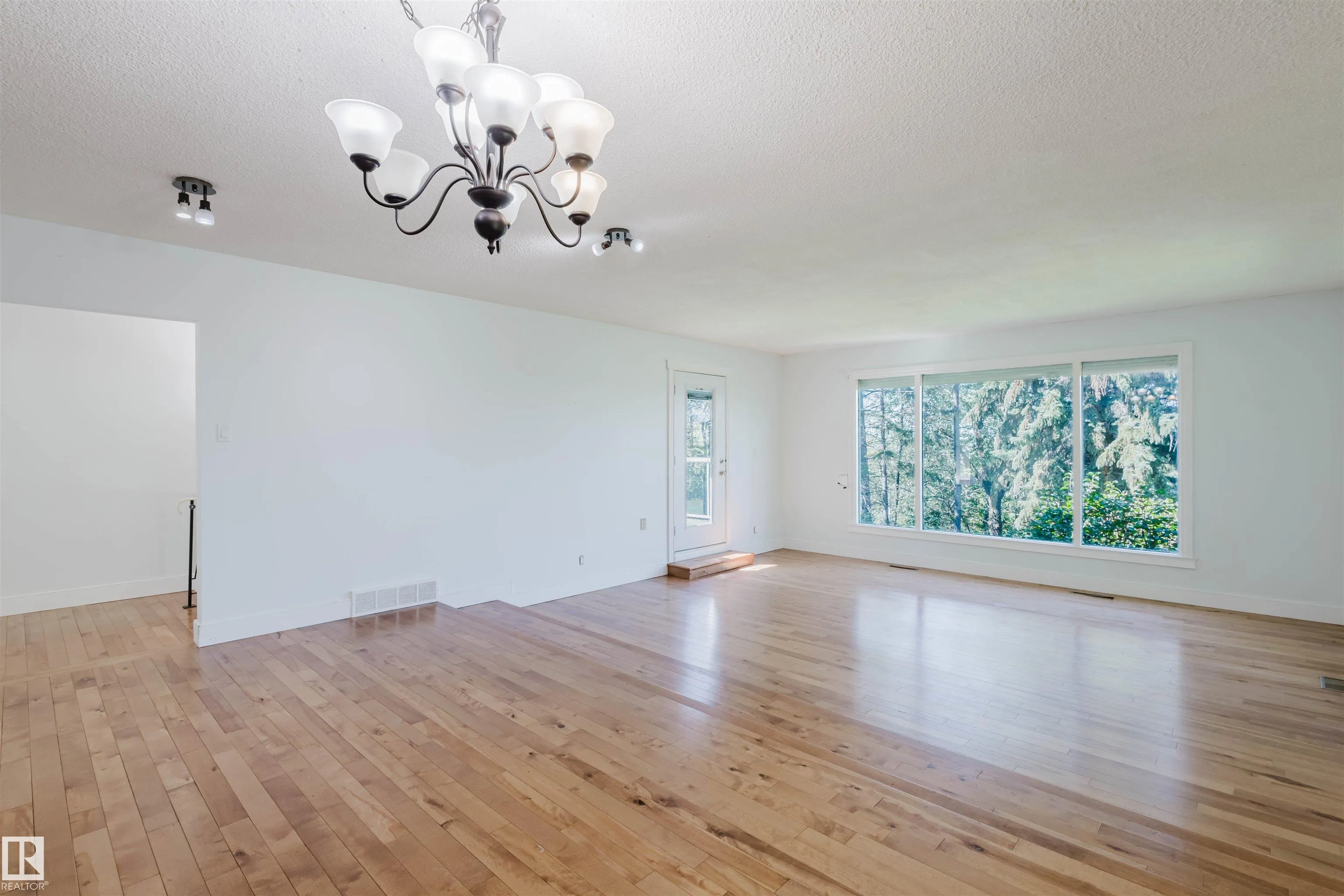 168 WINDERMERE Drive