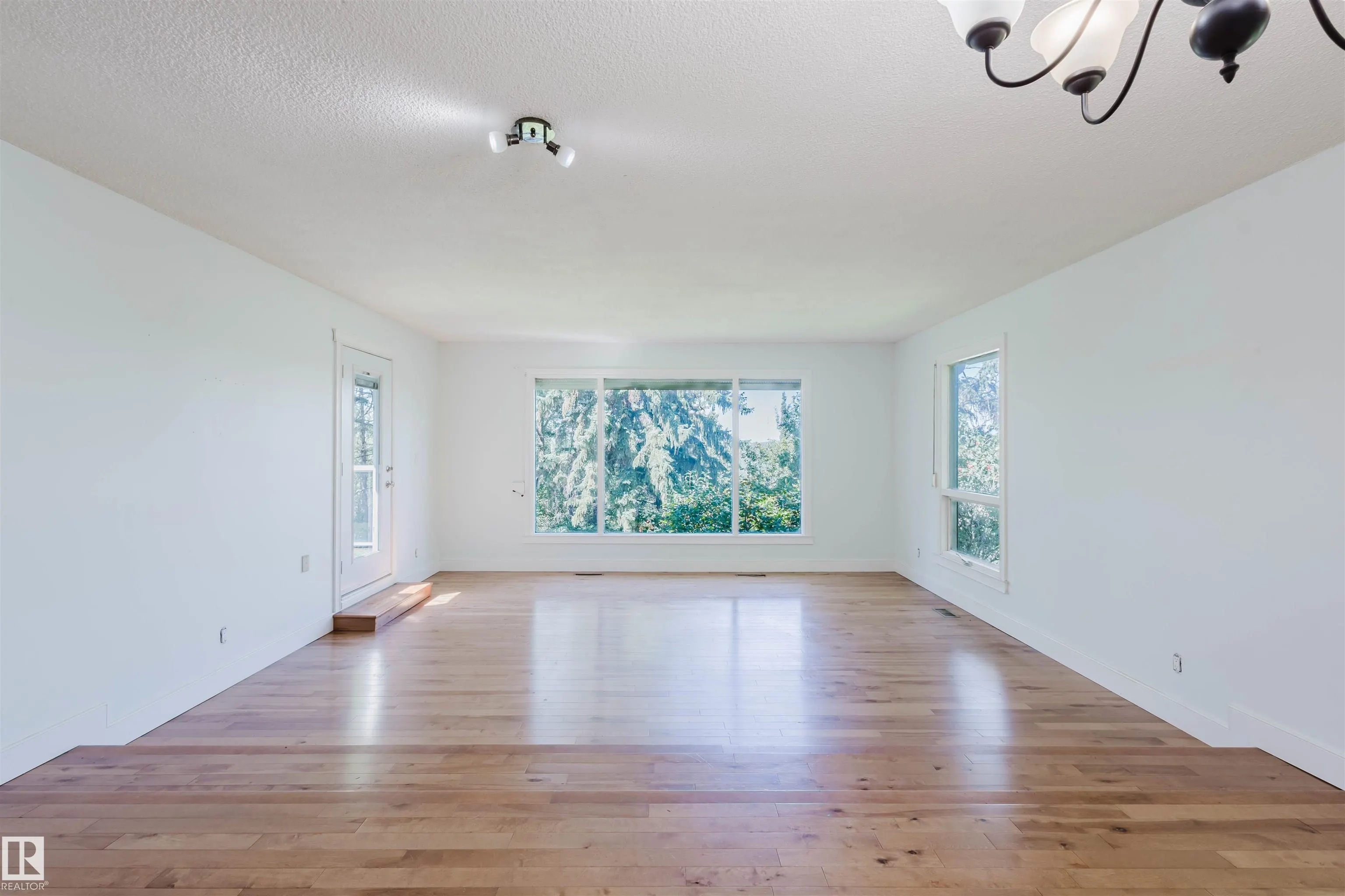 168 WINDERMERE Drive