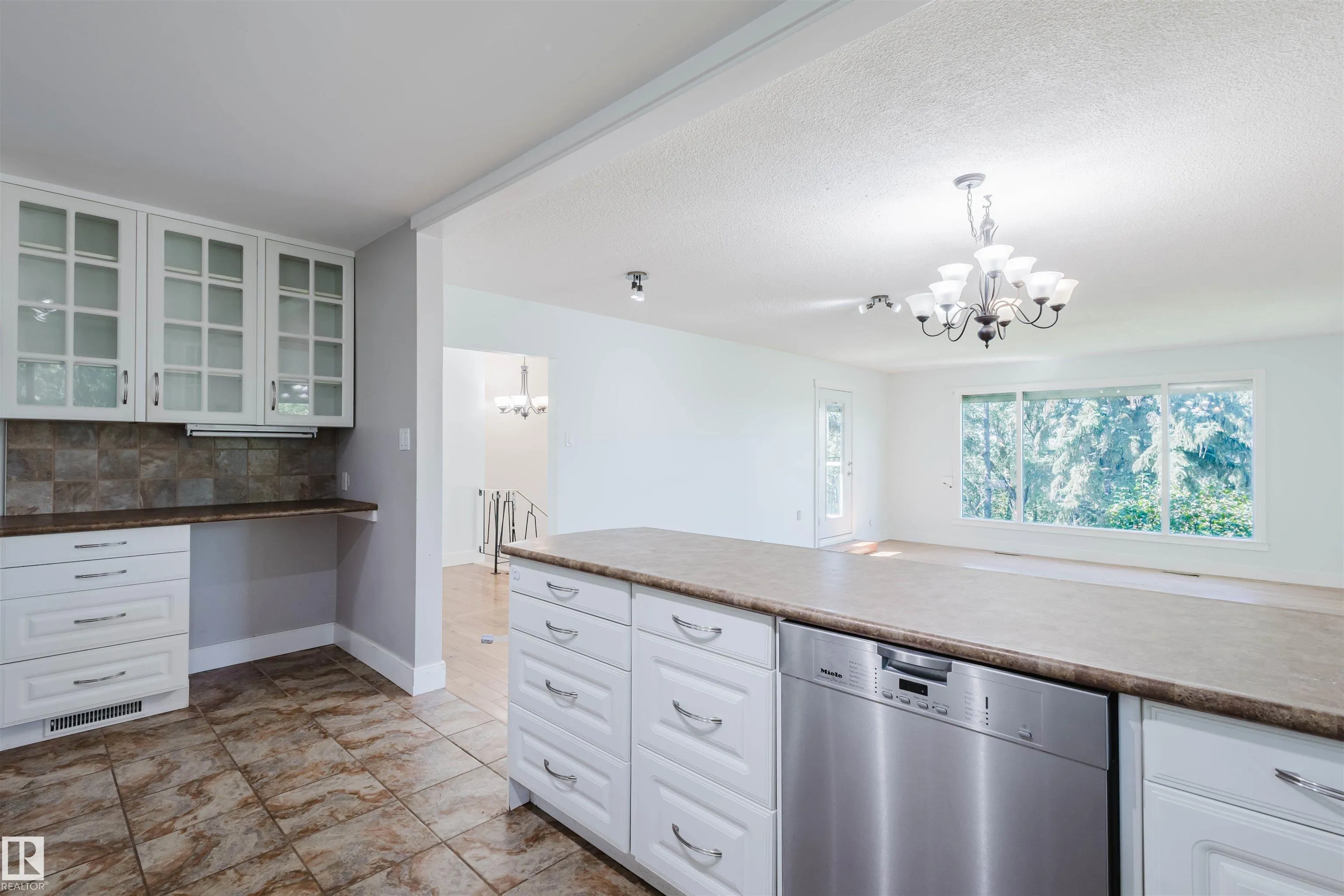 168 WINDERMERE Drive