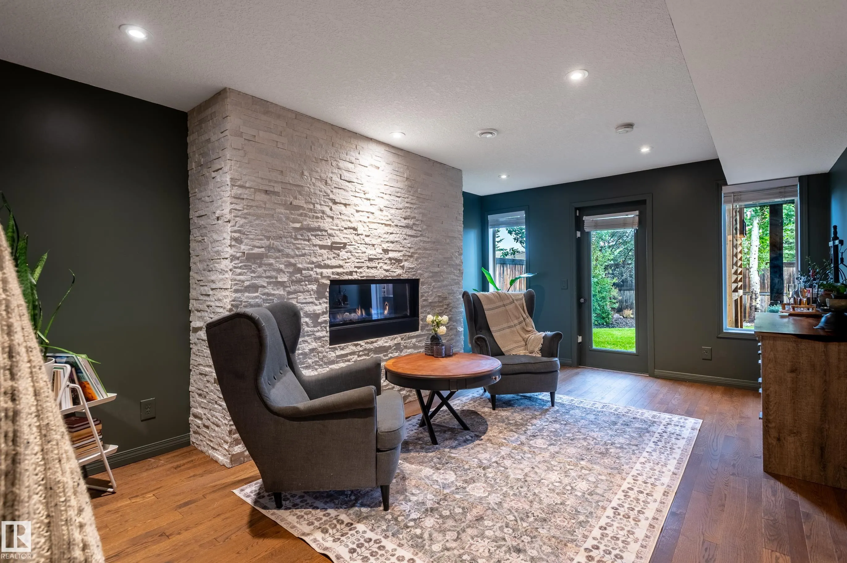 37 GRAYRIDGE Crescent