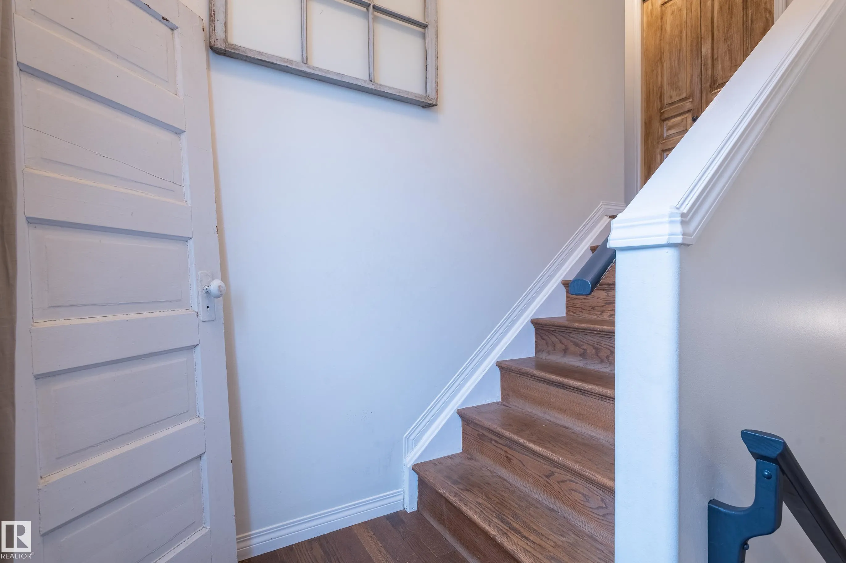 37 GRAYRIDGE Crescent