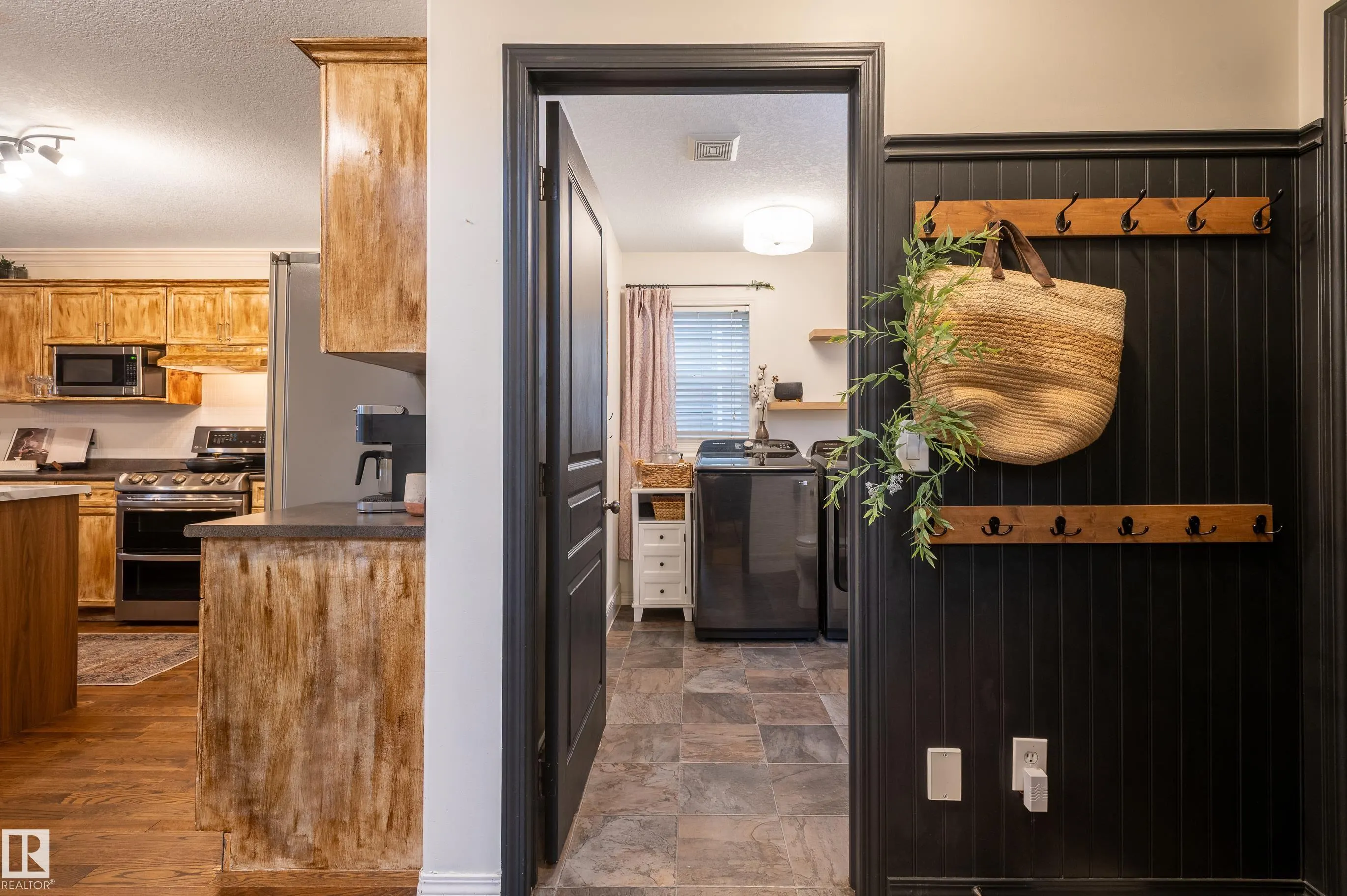 37 GRAYRIDGE Crescent